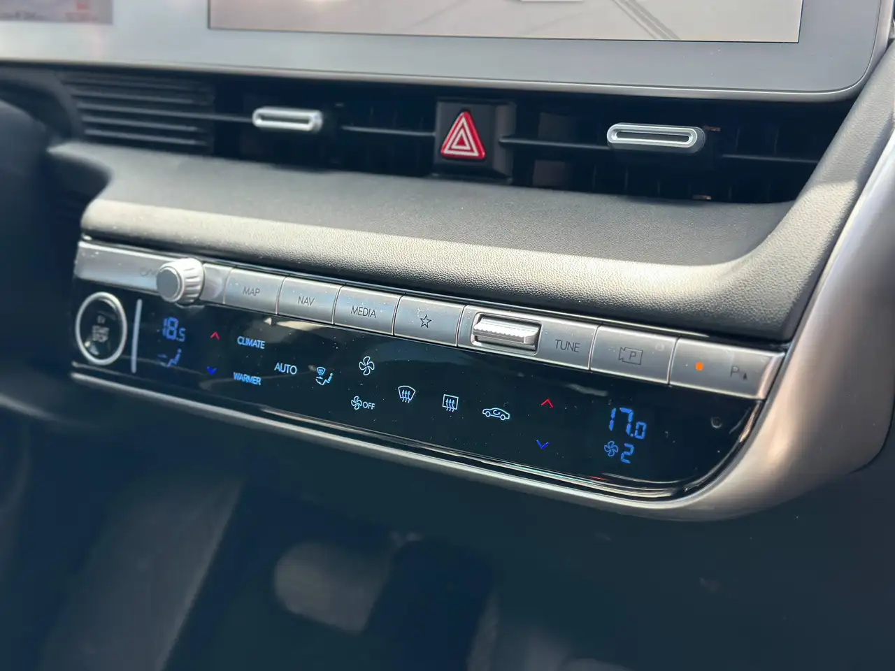 Hyundai IONIQ 5 photo Hyundai IONIQ 5