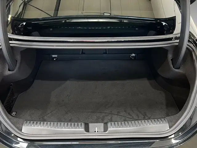 Mercedes-Benz 250 view 6
