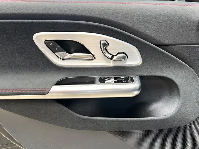 Mercedes-Benz 250 view 13