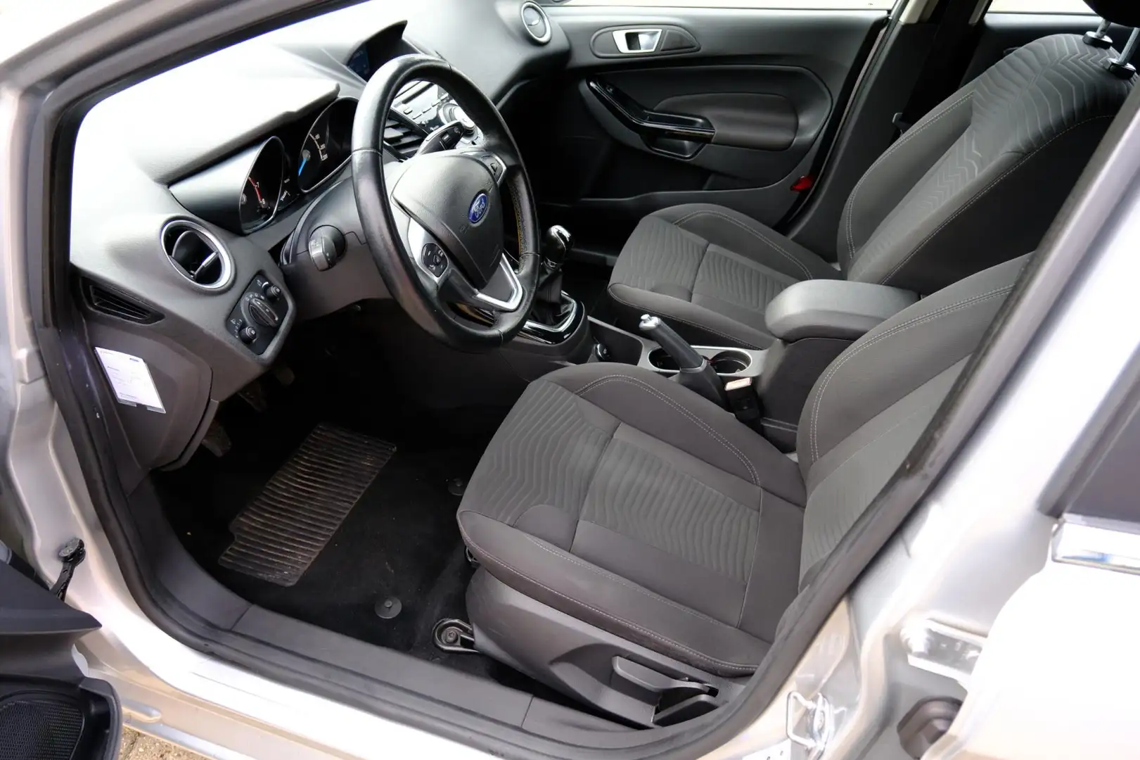 Ford Fiesta 1.0 Titanium 5-drs Navi|Clima|LMV|Cruise Gris - 2