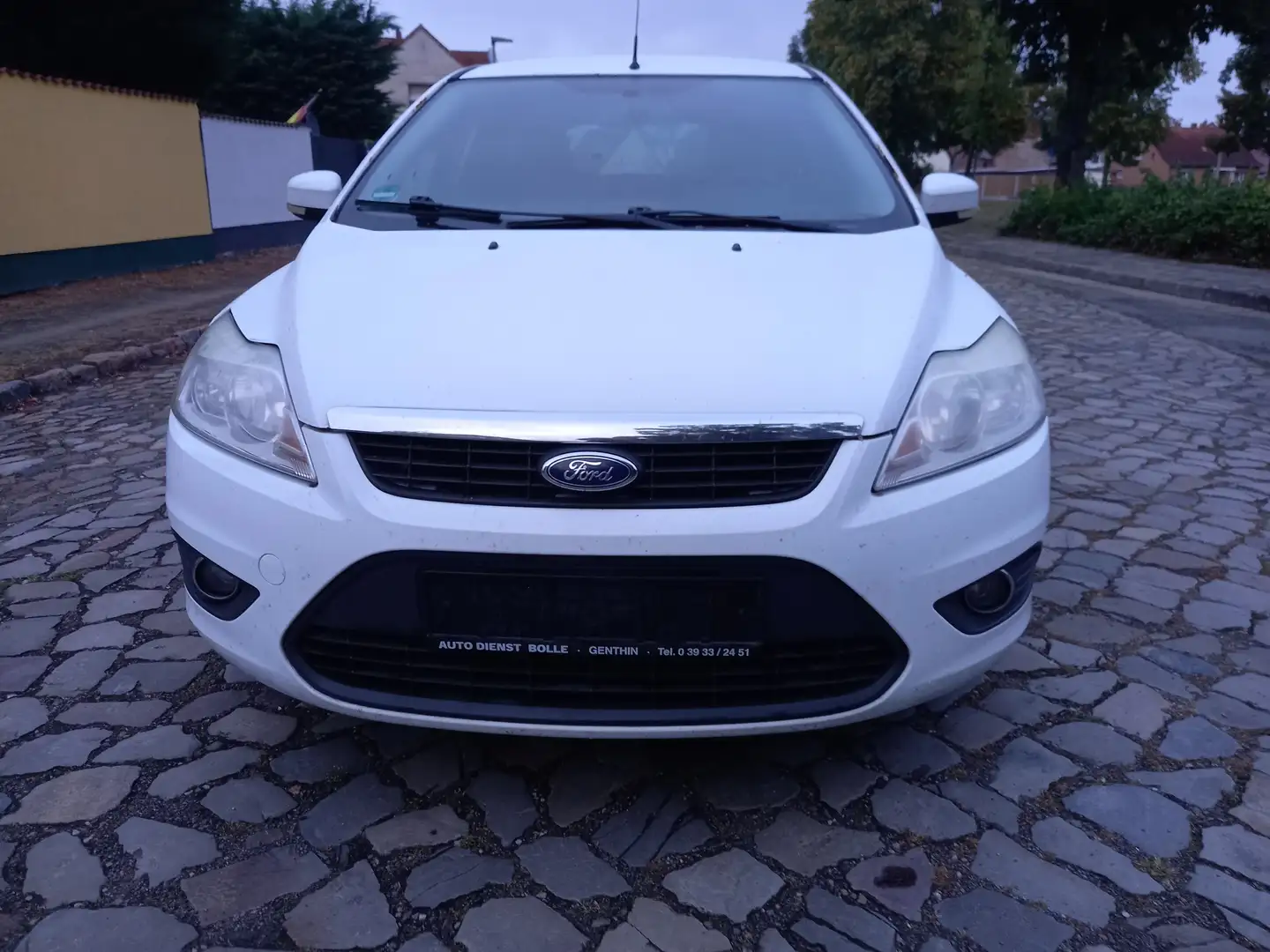 Ford Focus Focus Turnier Diesel 1.6 TDCi DPF Fun, Klima Weiß - 2