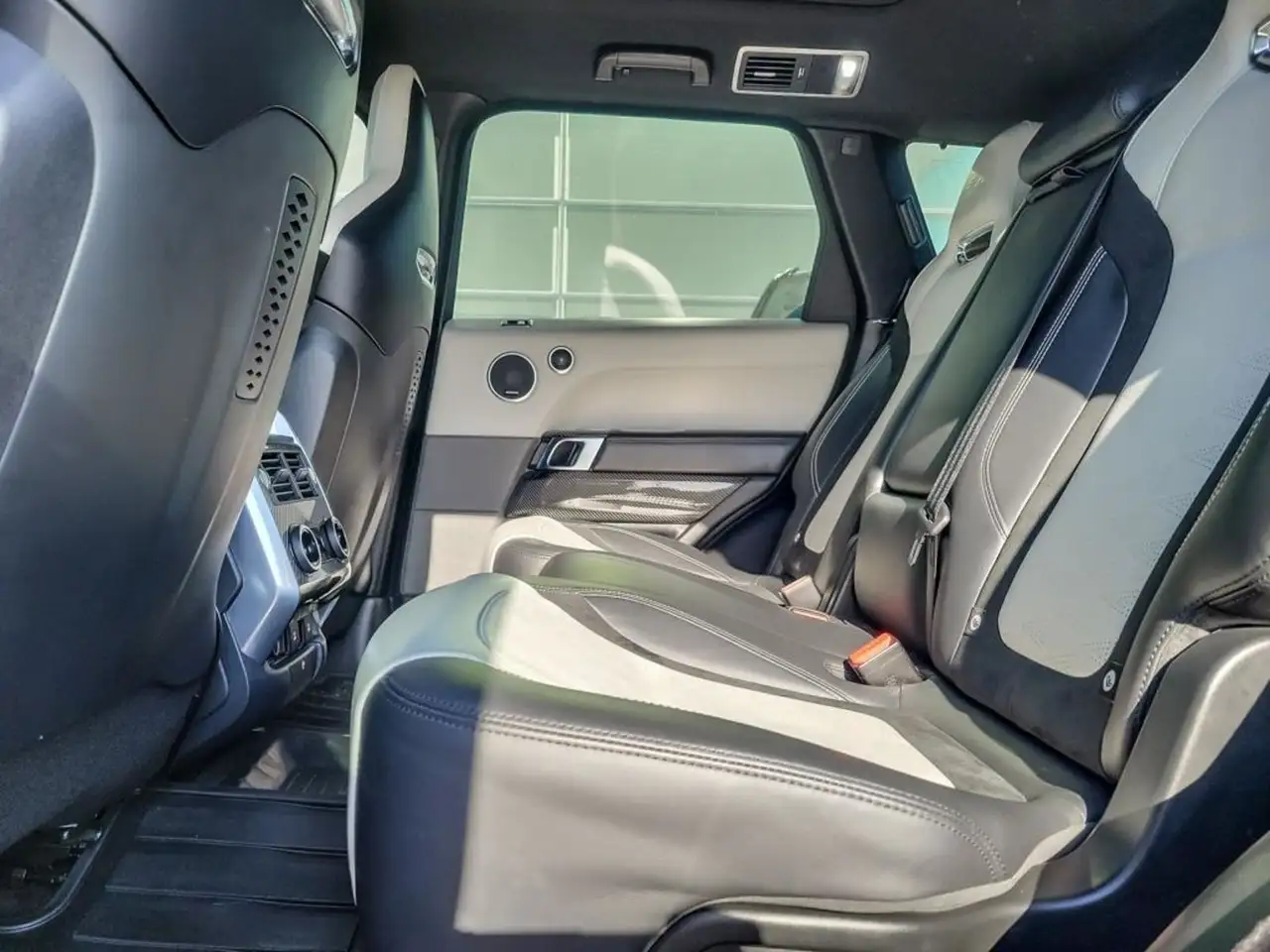 Land Rover Range Rover Sport снимка Land Rover Range Rover Sport