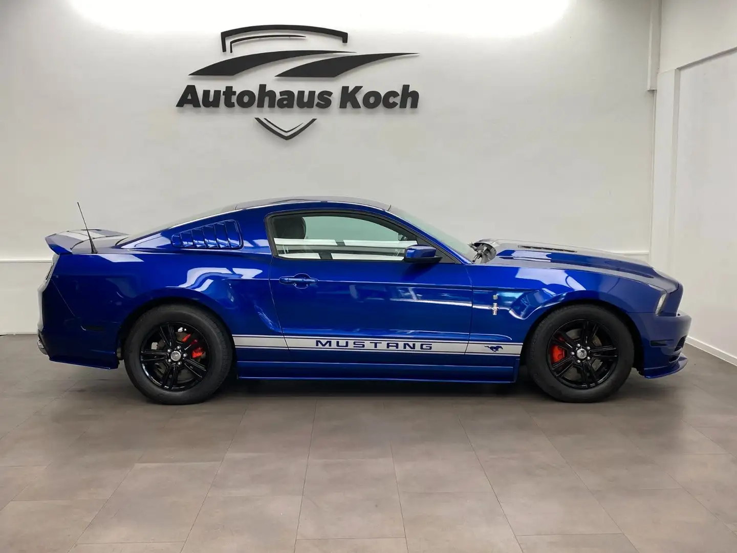 Ford Mustang MUSTANG 3.7 IM GT DESIGN, DAS DIE BLICKE FESSELT Blau - 2