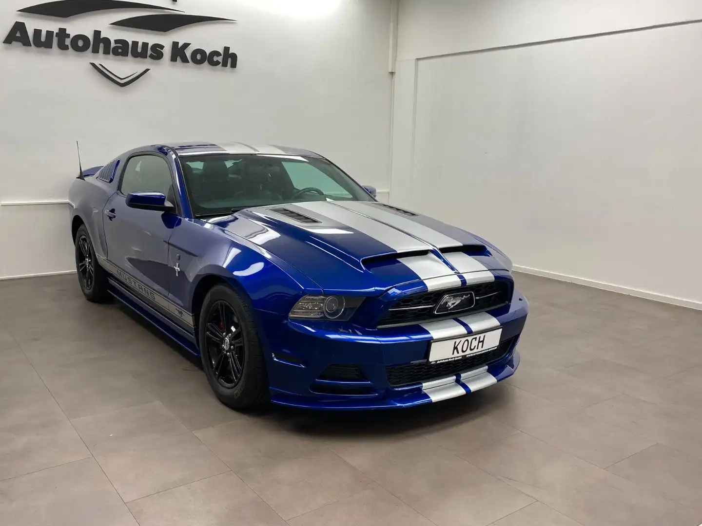 Ford Mustang MUSTANG 3.7 IM GT DESIGN, DAS DIE BLICKE FESSELT Blau - 1
