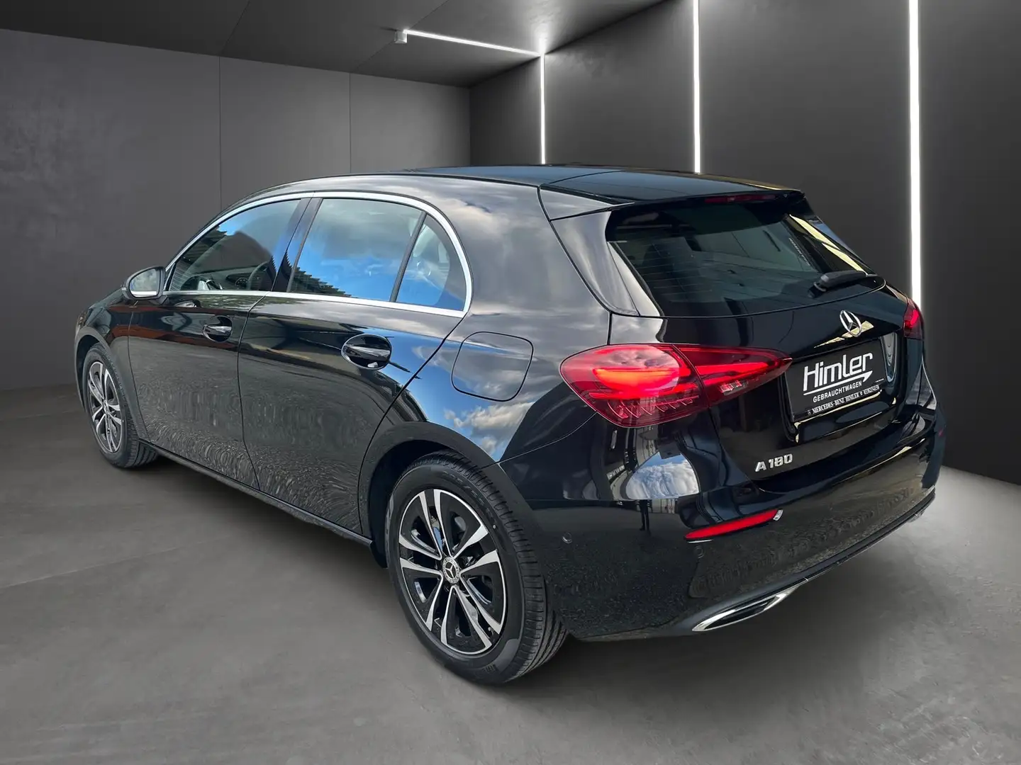 Mercedes-Benz A 180 Progressive Line Schwarz - 2