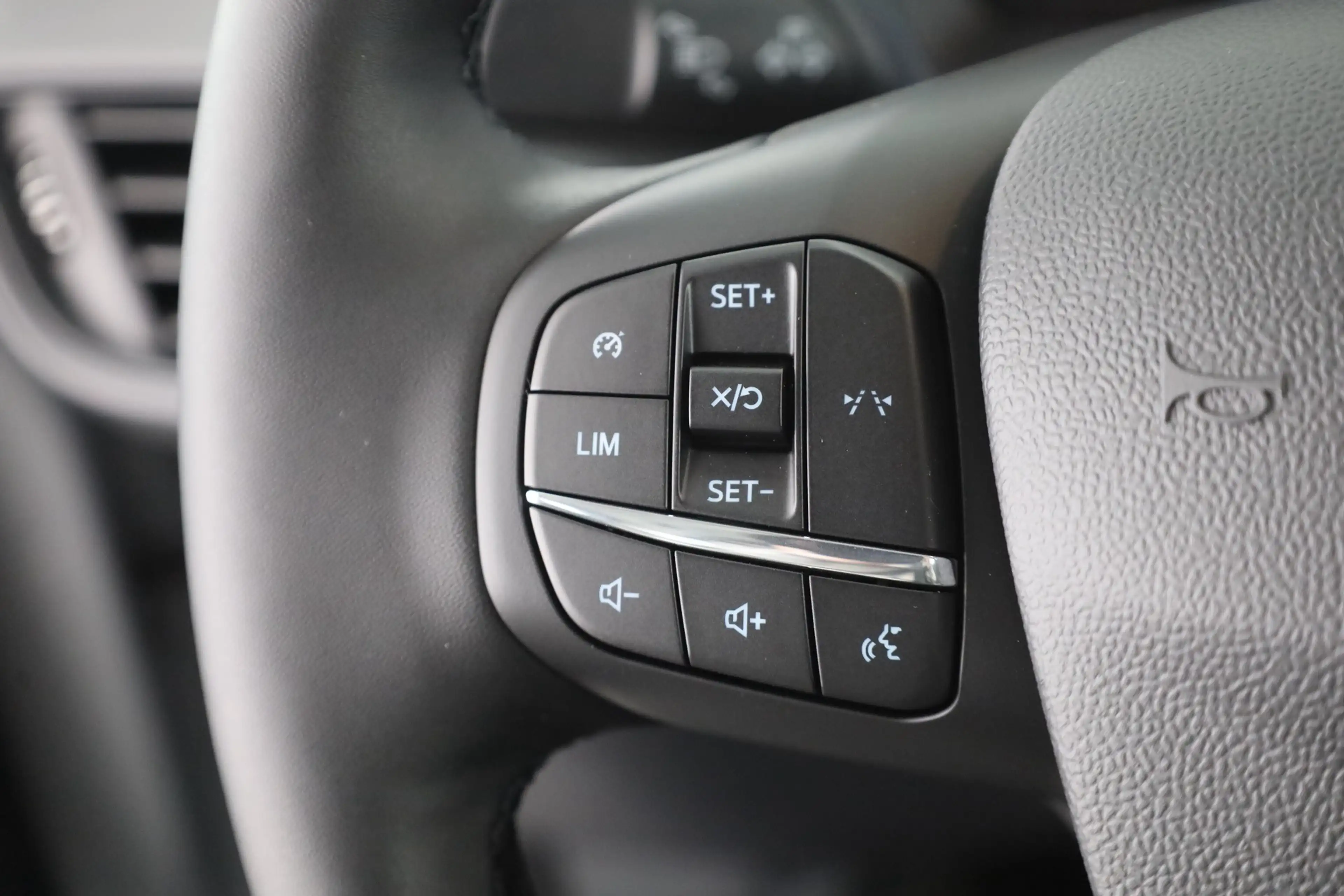 Ford Tourneo Courier Trend 1.0 EB Sitzheizung  Tempomat — photo 15