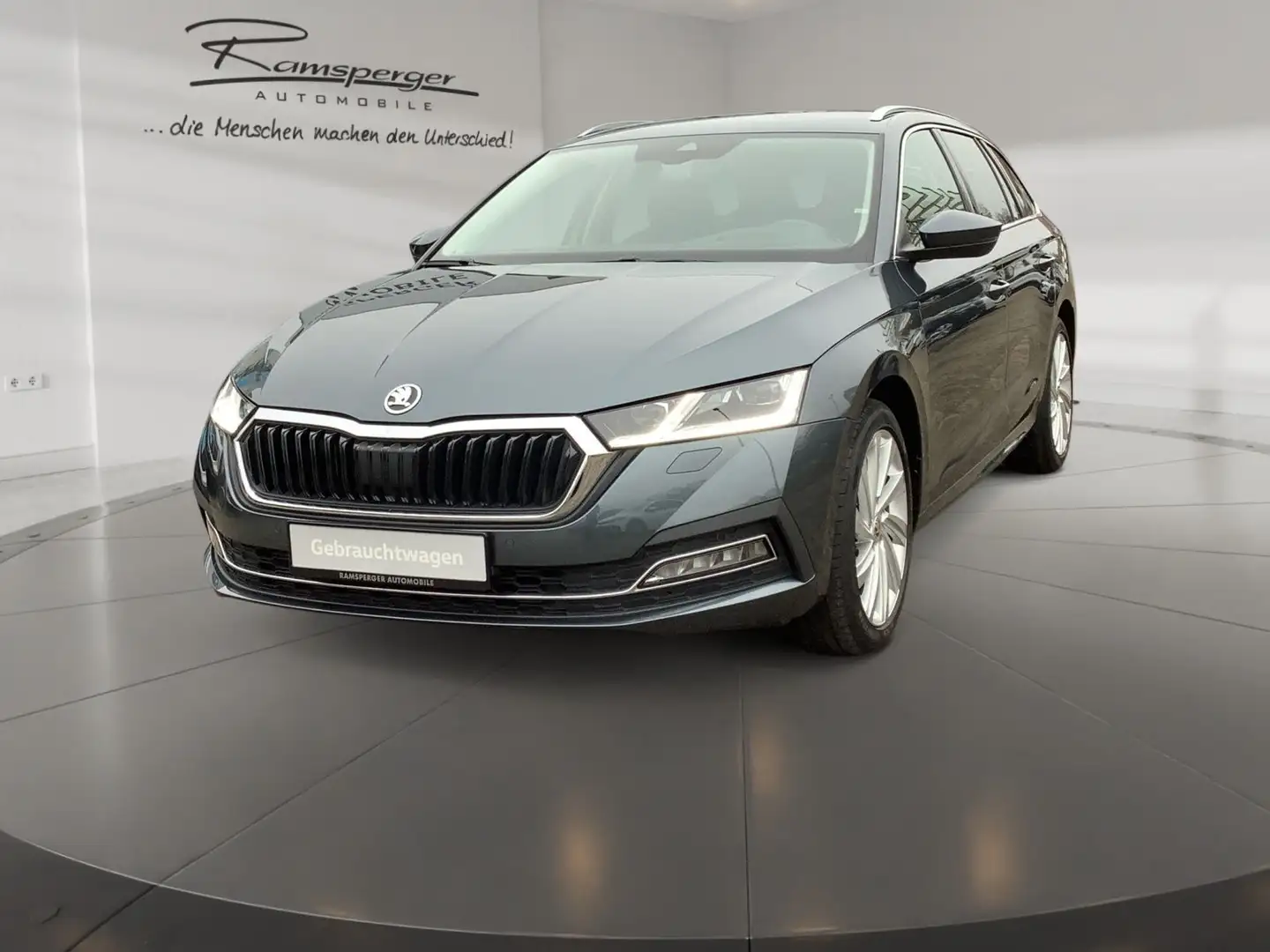 Skoda Octavia Combi 1.5 TSI DSG Style AHK ACC Matrix H Grau - 2