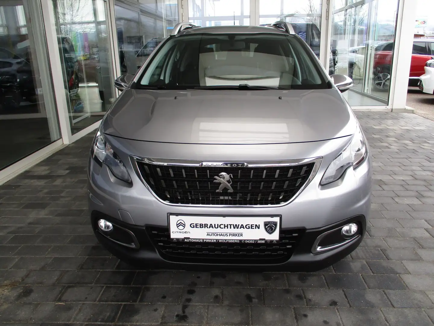 Peugeot 2008 1,5 BHDi Style Grau - 2