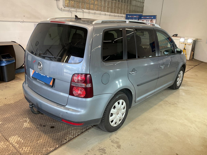 Volkswagen Touran Highline — photo 2