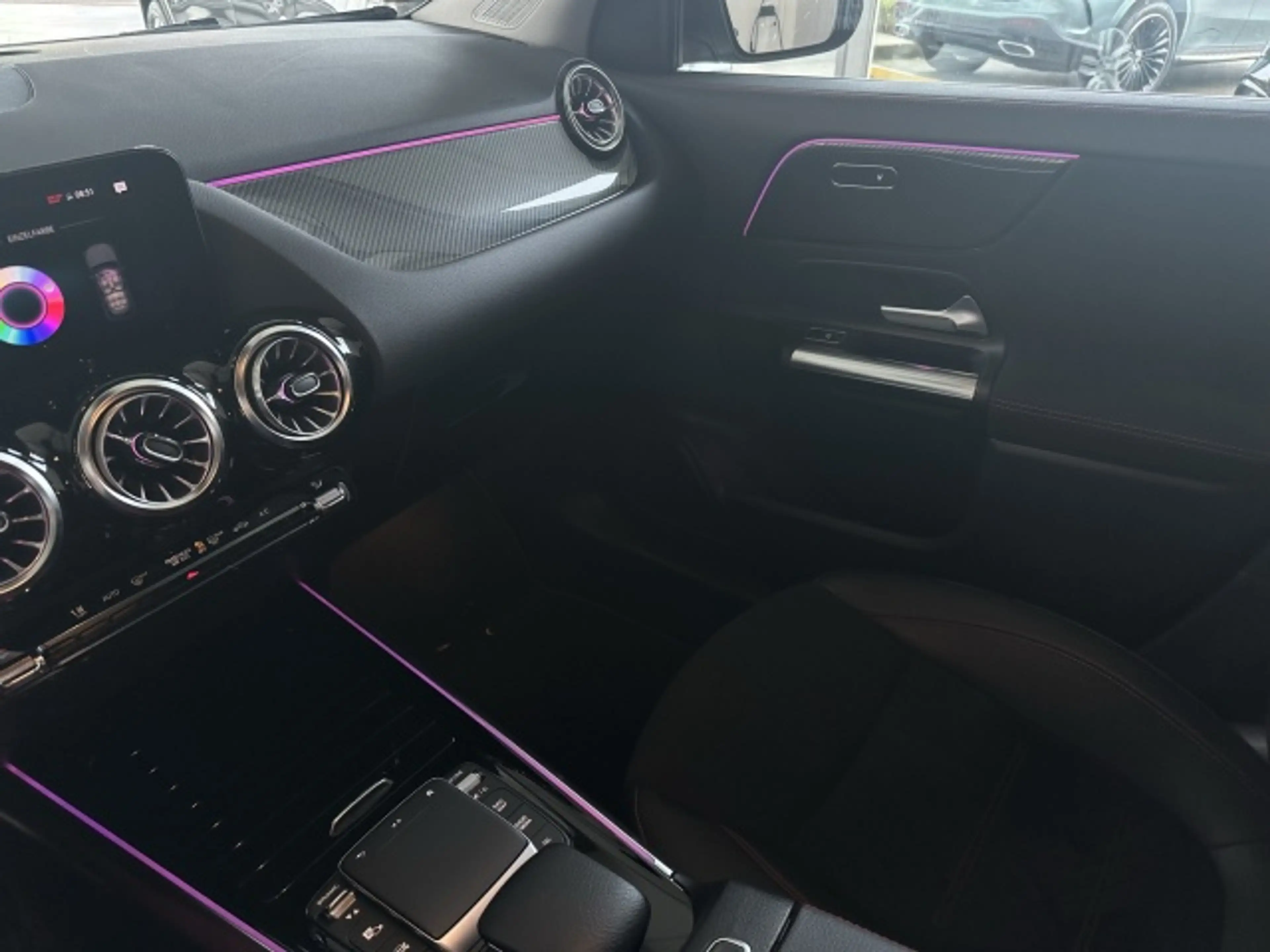Mercedes-Benz GLA 200 GLA 200 LED+KLIMA+KEYLESS AMG Line Styling/Autom. — photo 14