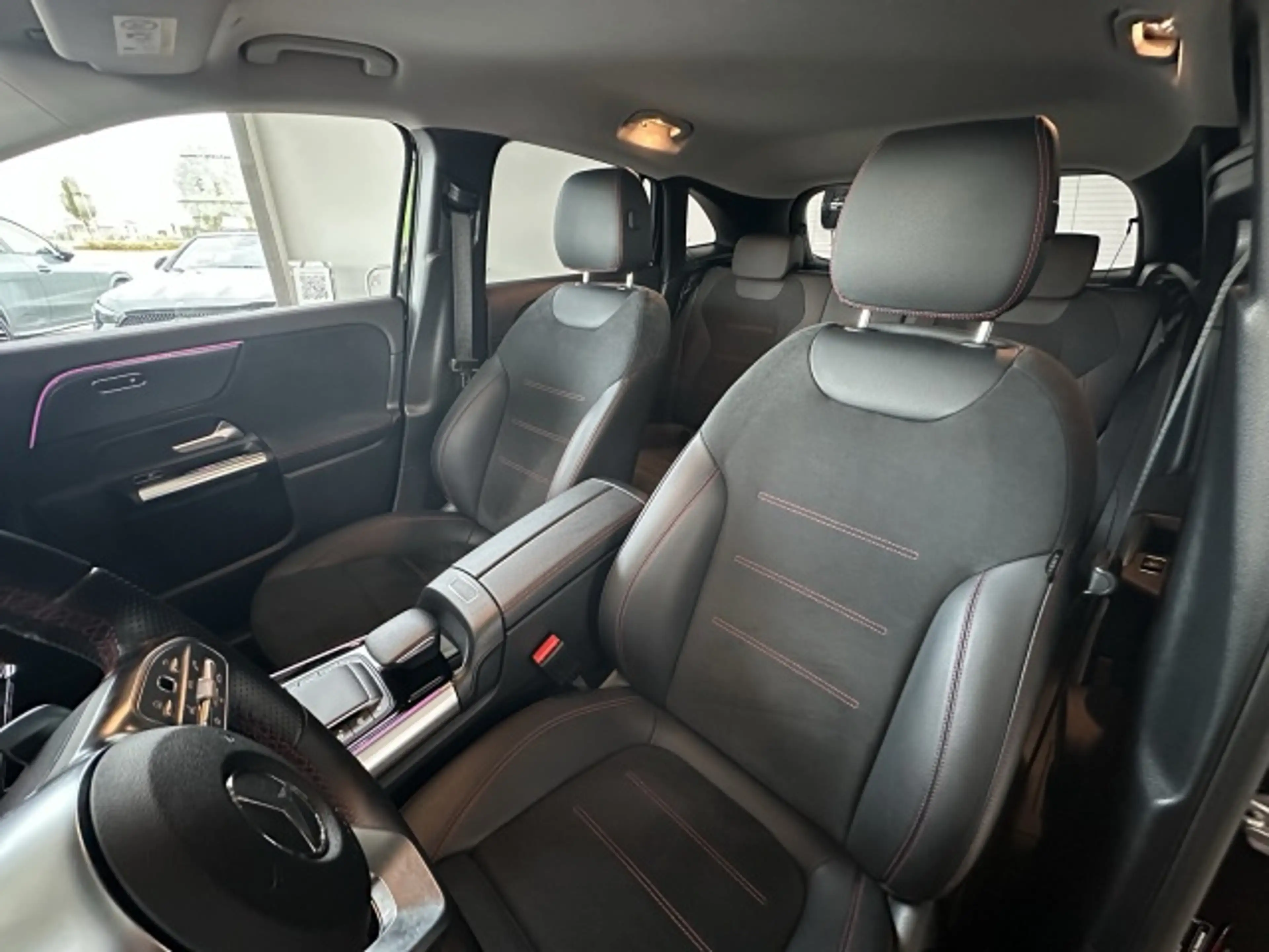 Mercedes-Benz GLA 200 GLA 200 LED+KLIMA+KEYLESS AMG Line Styling/Autom. — photo 7