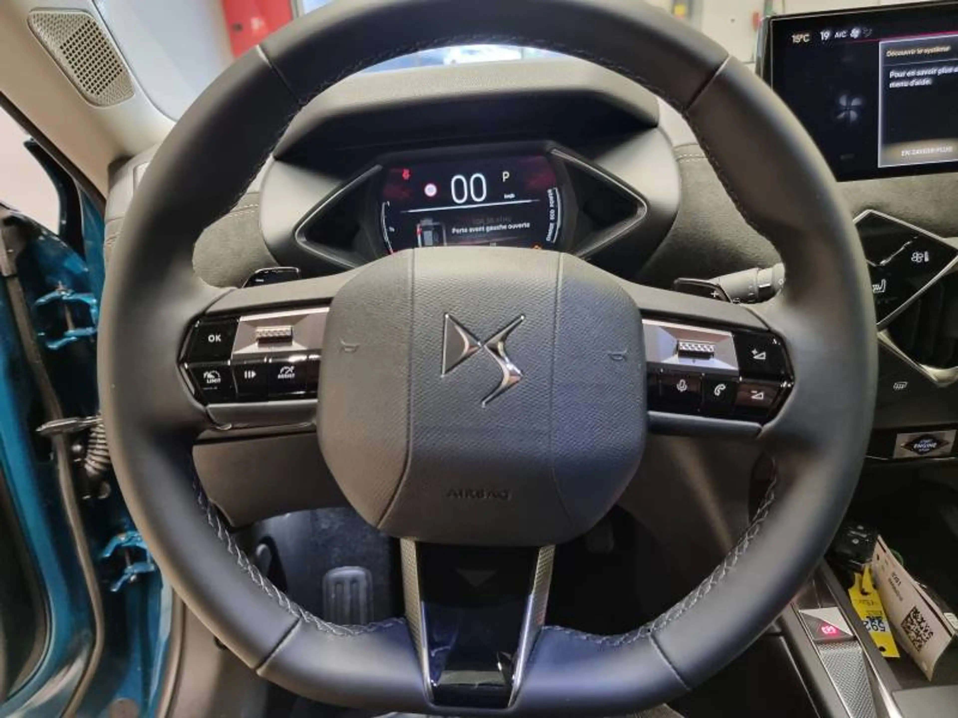 DS Automobiles DS 3 1 Hybrid 145 Automatic Edition France — photo 14