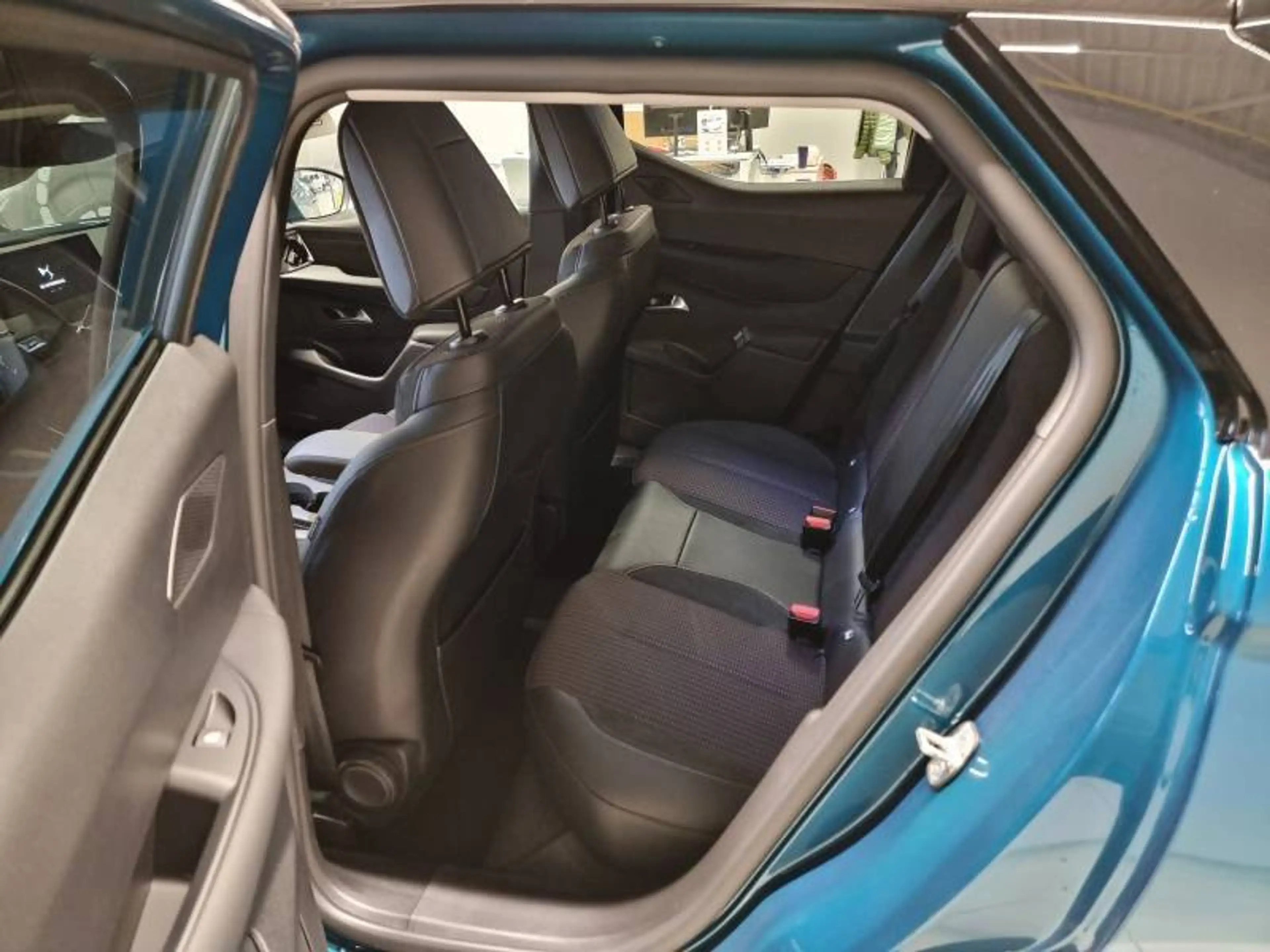DS Automobiles DS 3 1 Hybrid 145 Automatic Edition France — photo 10