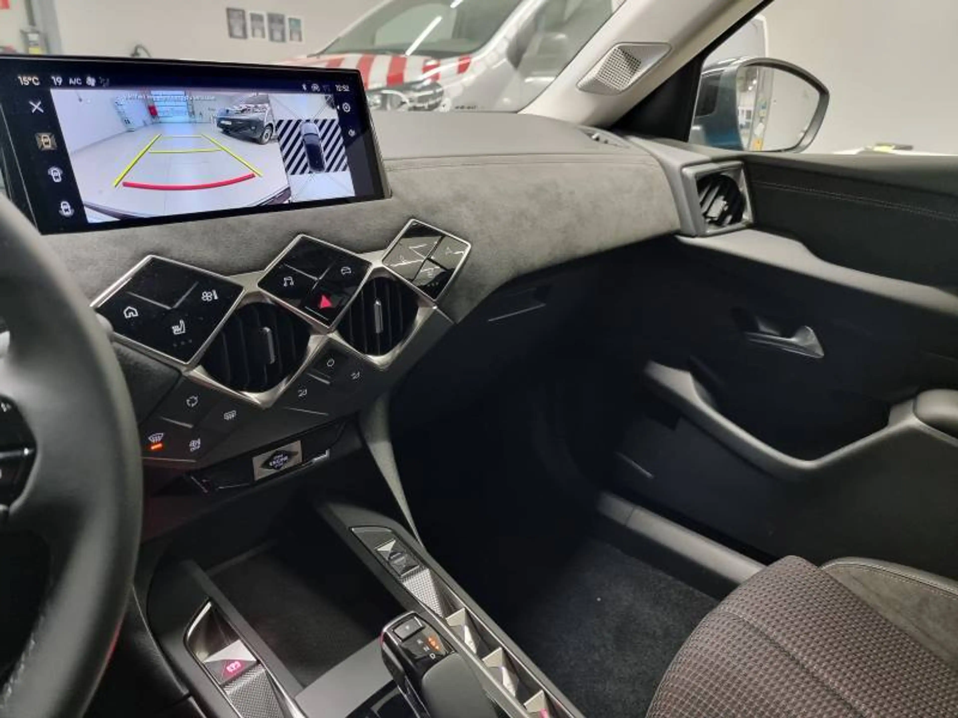 DS Automobiles DS 3 1 Hybrid 145 Automatic Edition France — photo 13