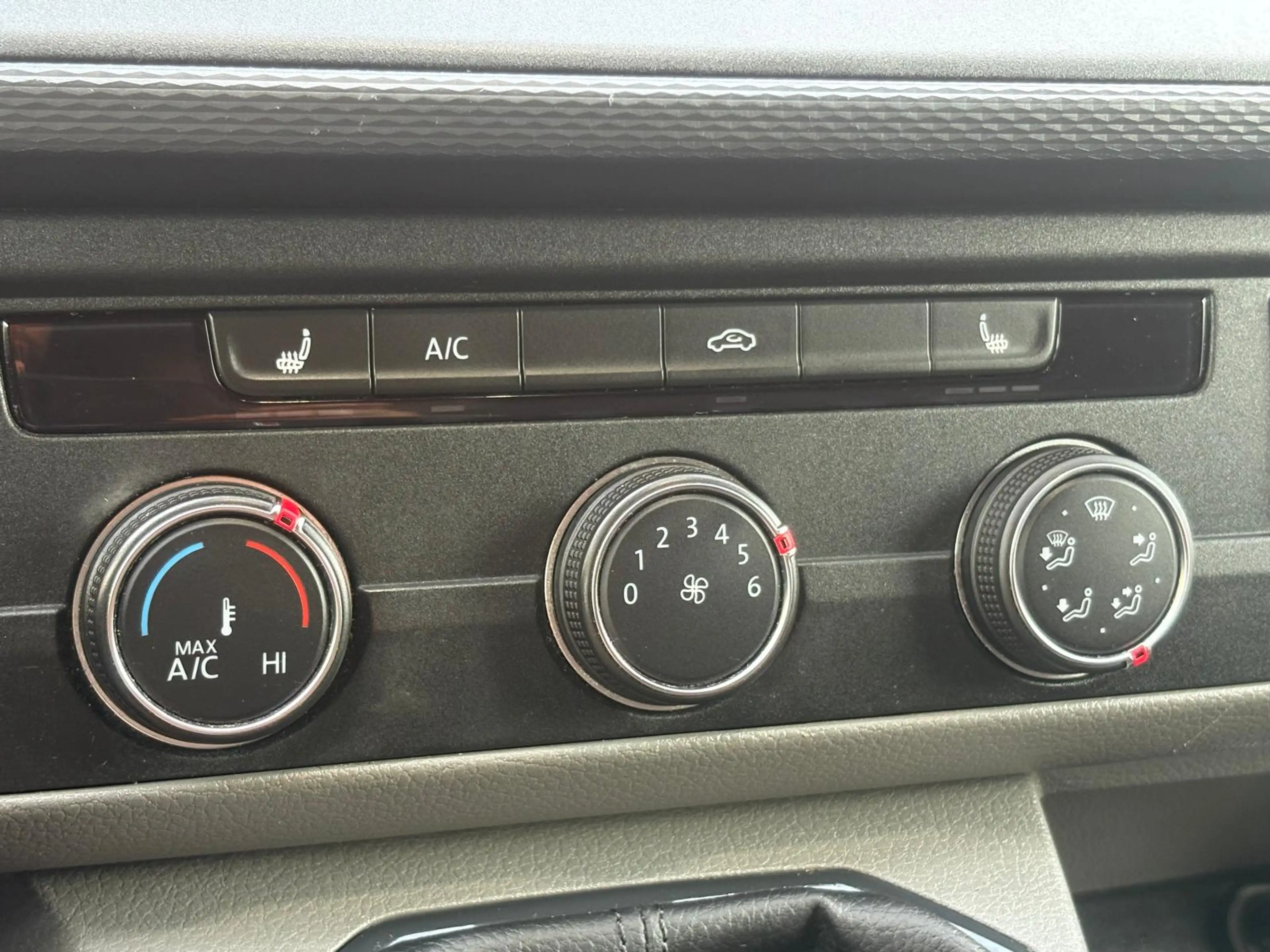 Volkswagen Transporter 2.0TDI 150PK Lang / Carplay / Standkachel / Euro6 — photo 15