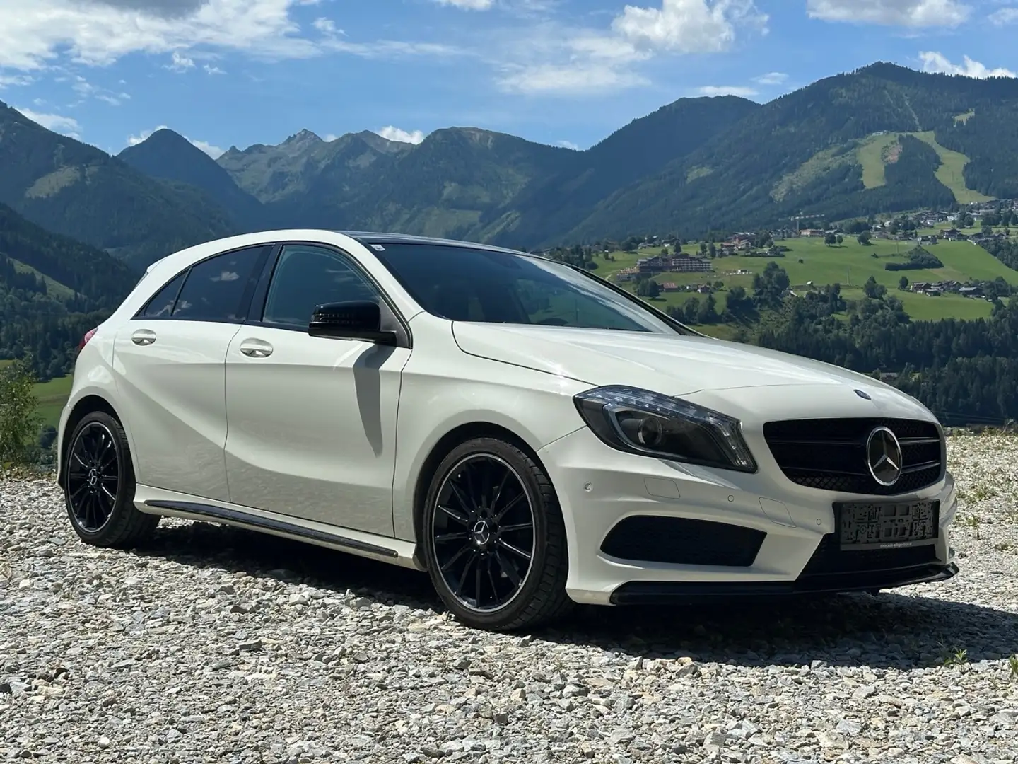 Mercedes-Benz A 180 AMG Line Sonderedition" Pole Position" Weiß - 2