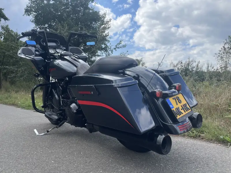 Harley-Davidson Road Glide - foto 6