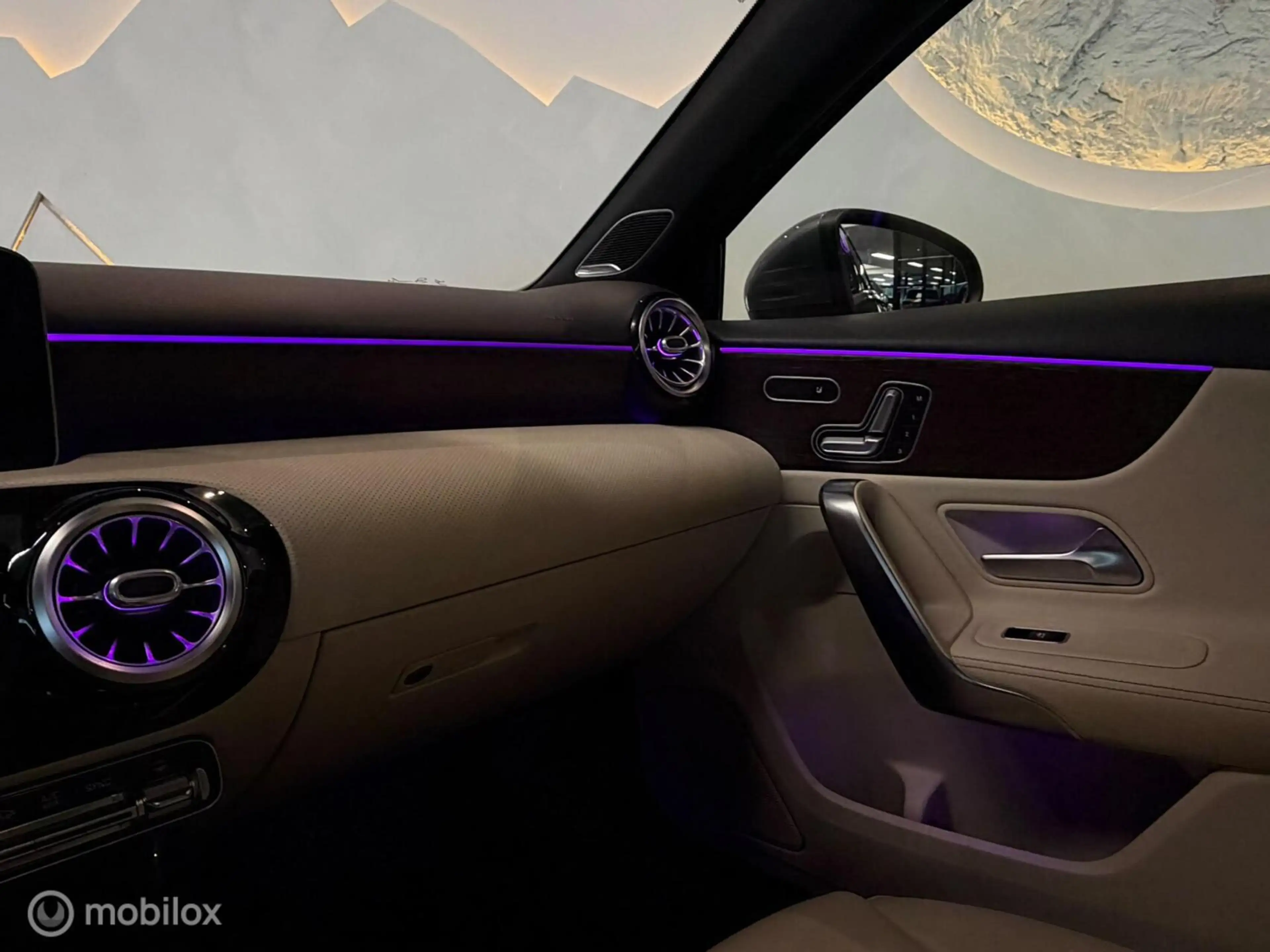 Mercedes-Benz A 200 Premium Panorama/Burmester/HUD/Memory — photo 16