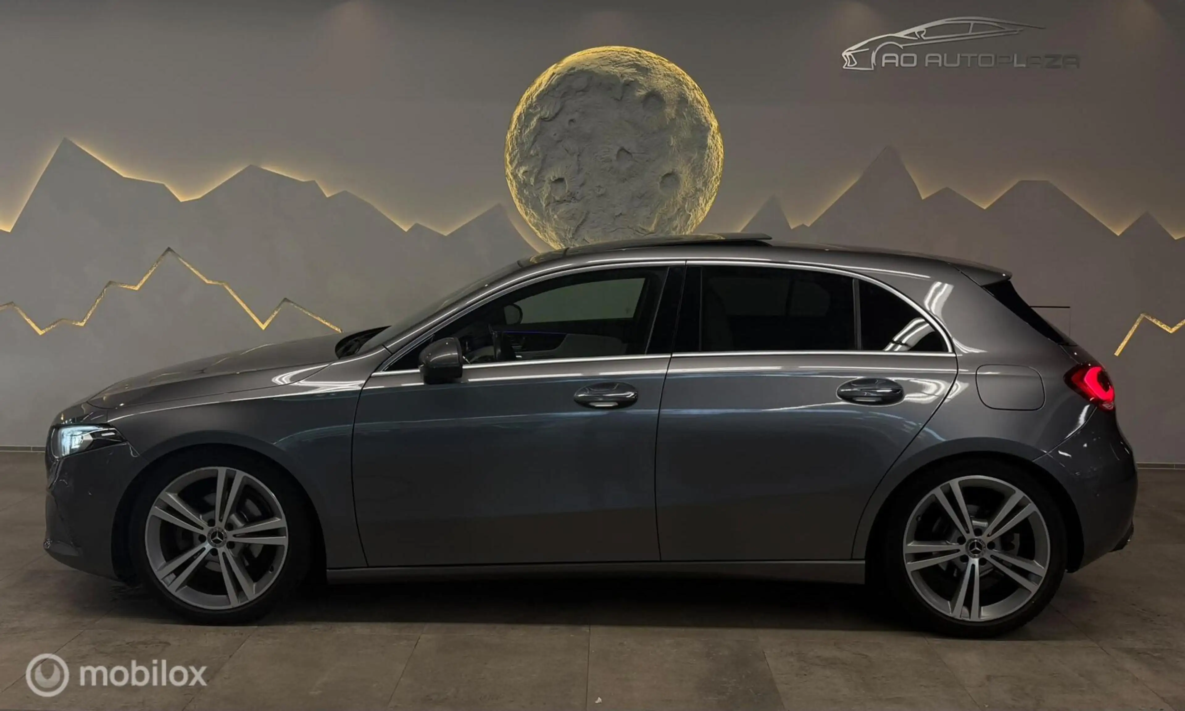 Mercedes-Benz A 200 Premium Panorama/Burmester/HUD/Memory — photo 7