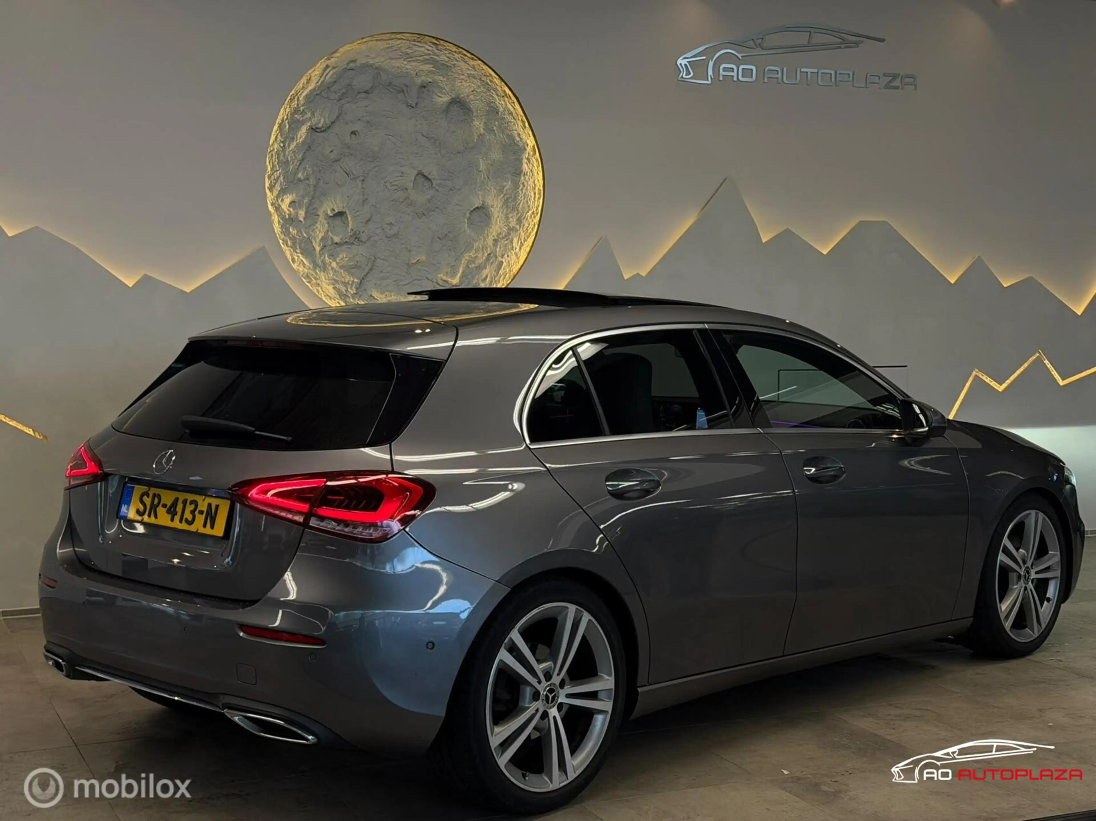 Mercedes-Benz A 200 Premium Panorama/Burmester/HUD/Memory — photo 2