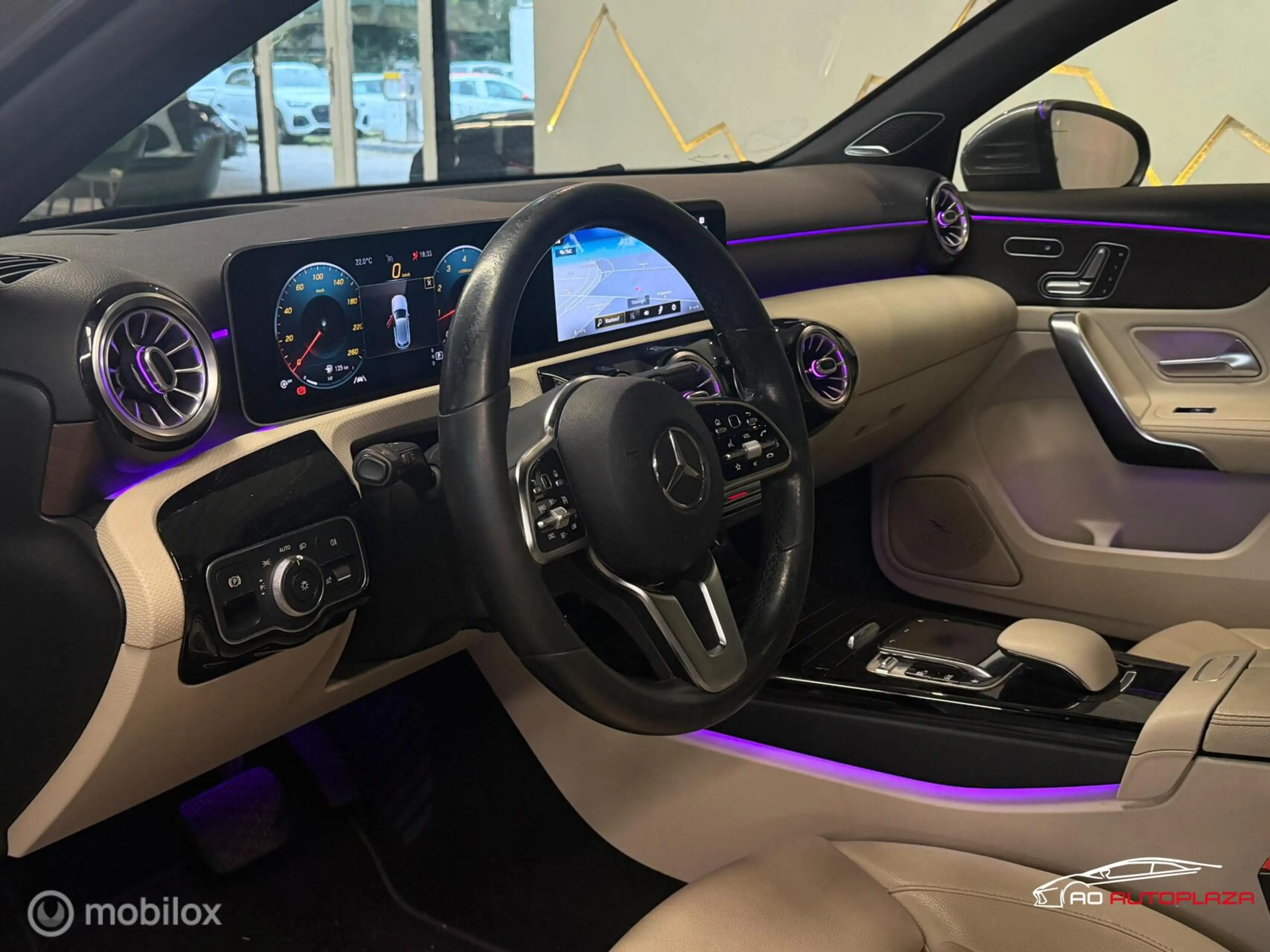 Mercedes-Benz A 200 Premium Panorama/Burmester/HUD/Memory — photo 3
