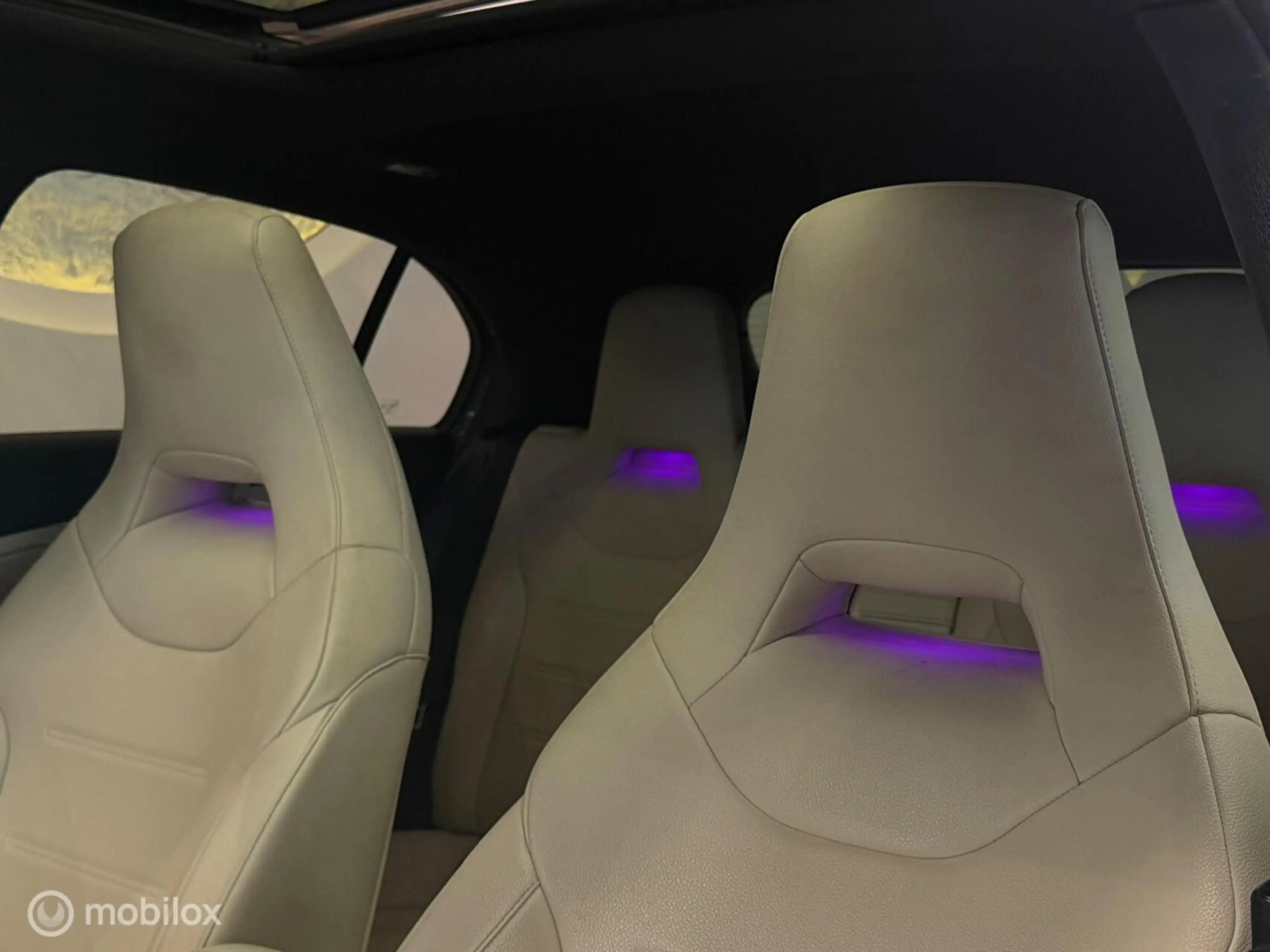 Mercedes-Benz A 200 Premium Panorama/Burmester/HUD/Memory — photo 20