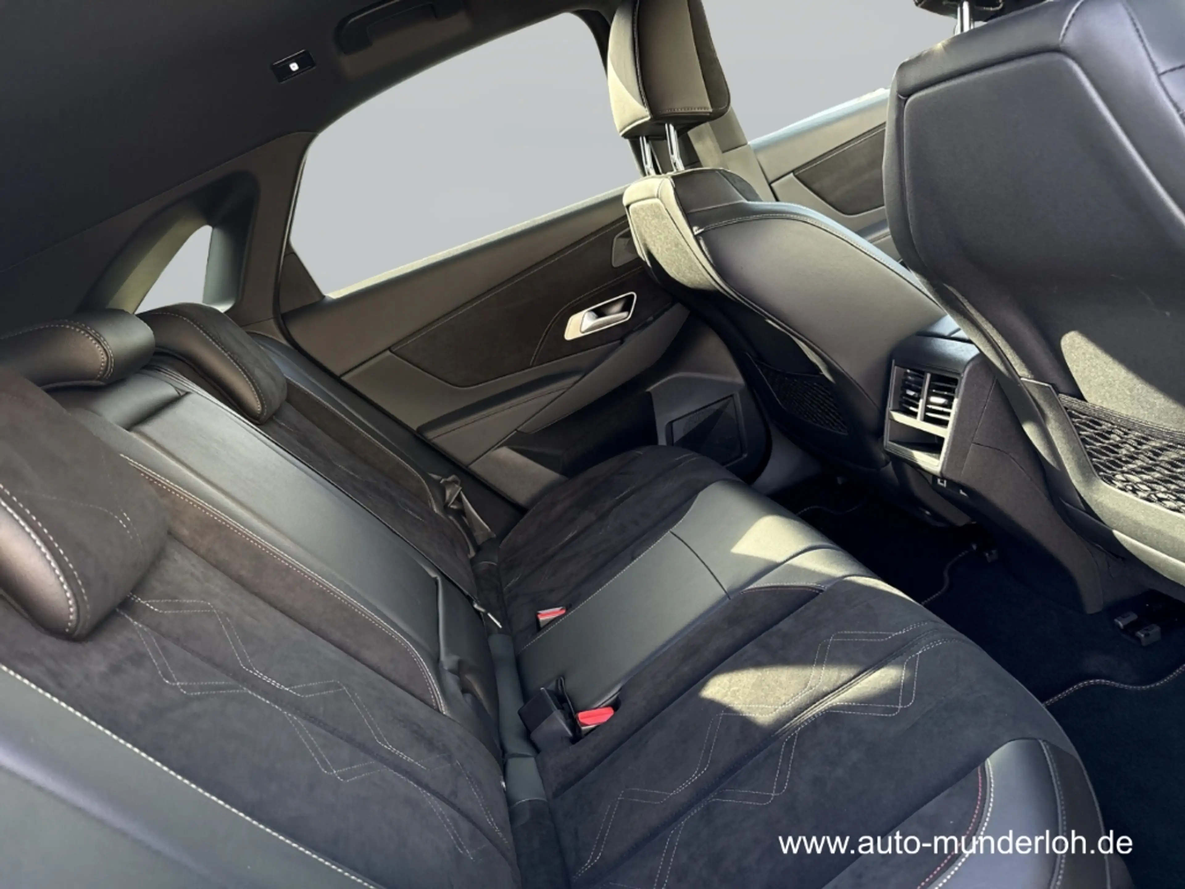DS Automobiles DS 7 Performance Line+ BlueHDi130 EAT8 NAVI KLIMAAUTOM. — photo 11