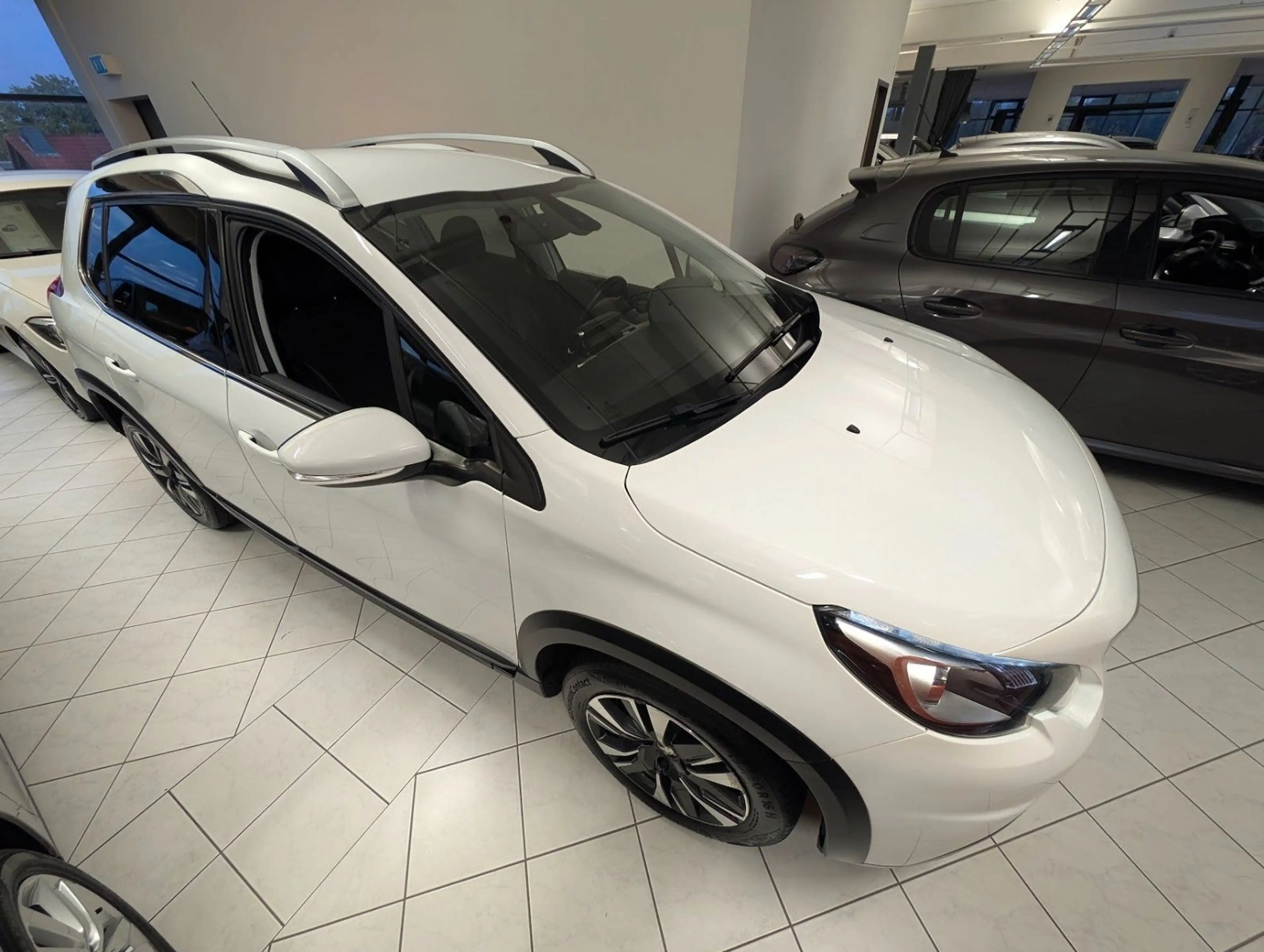 Peugeot 2008 2008 Allure Automatik. NAVI. Klimaauto. PDC — photo 6