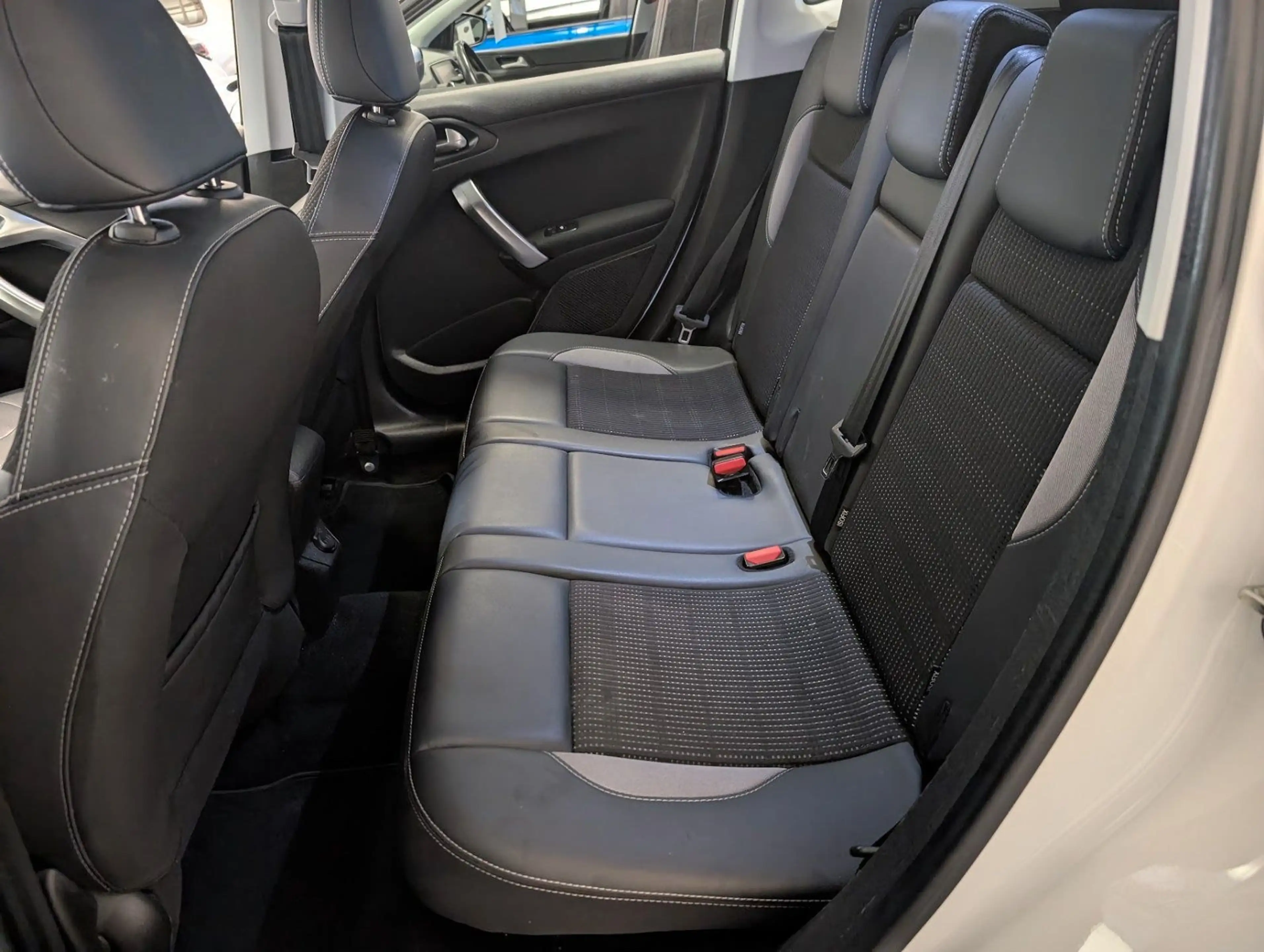 Peugeot 2008 2008 Allure Automatik. NAVI. Klimaauto. PDC — photo 10