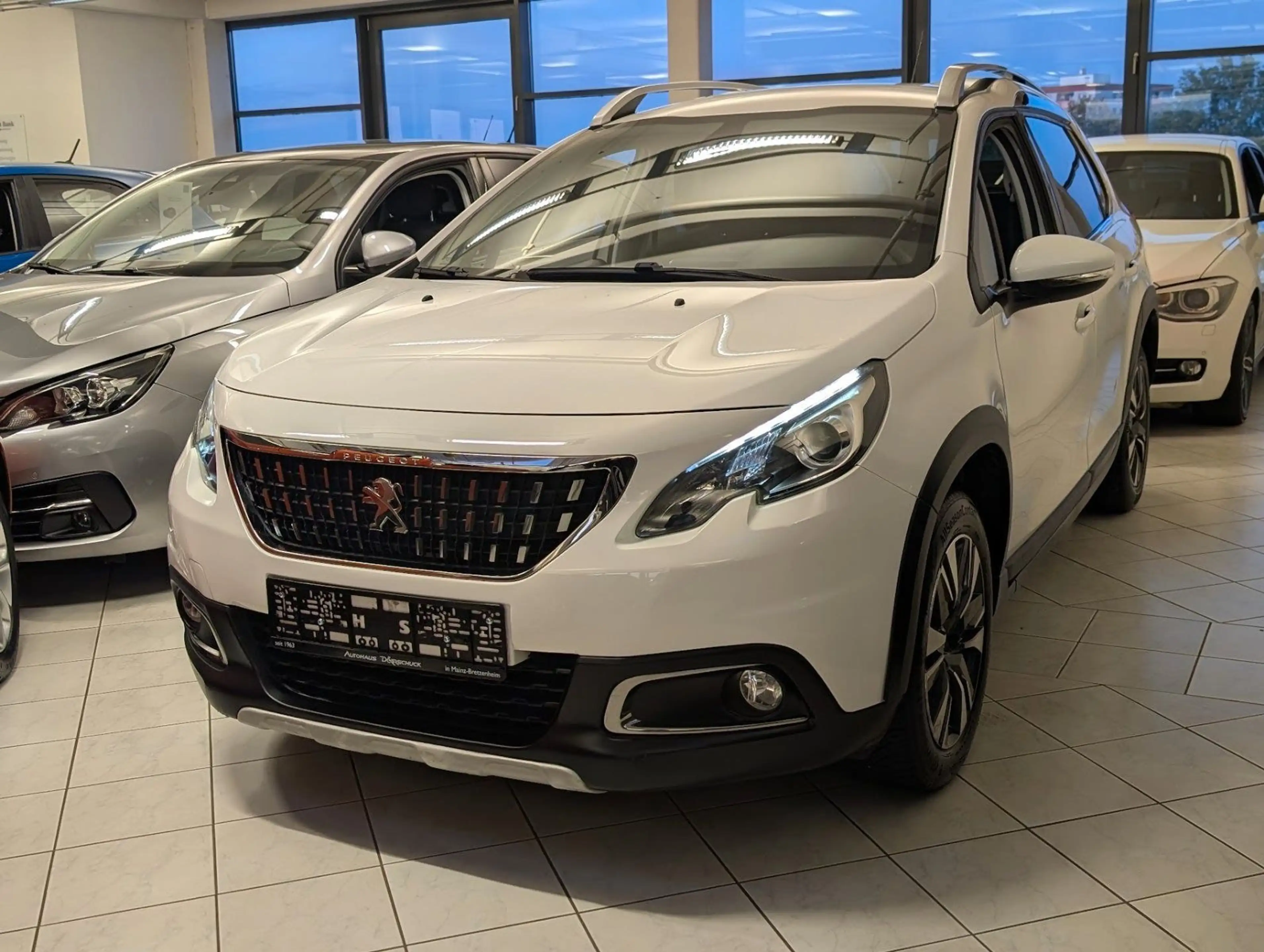 Peugeot 2008 2008 Allure Automatik. NAVI. Klimaauto. PDC — photo 4