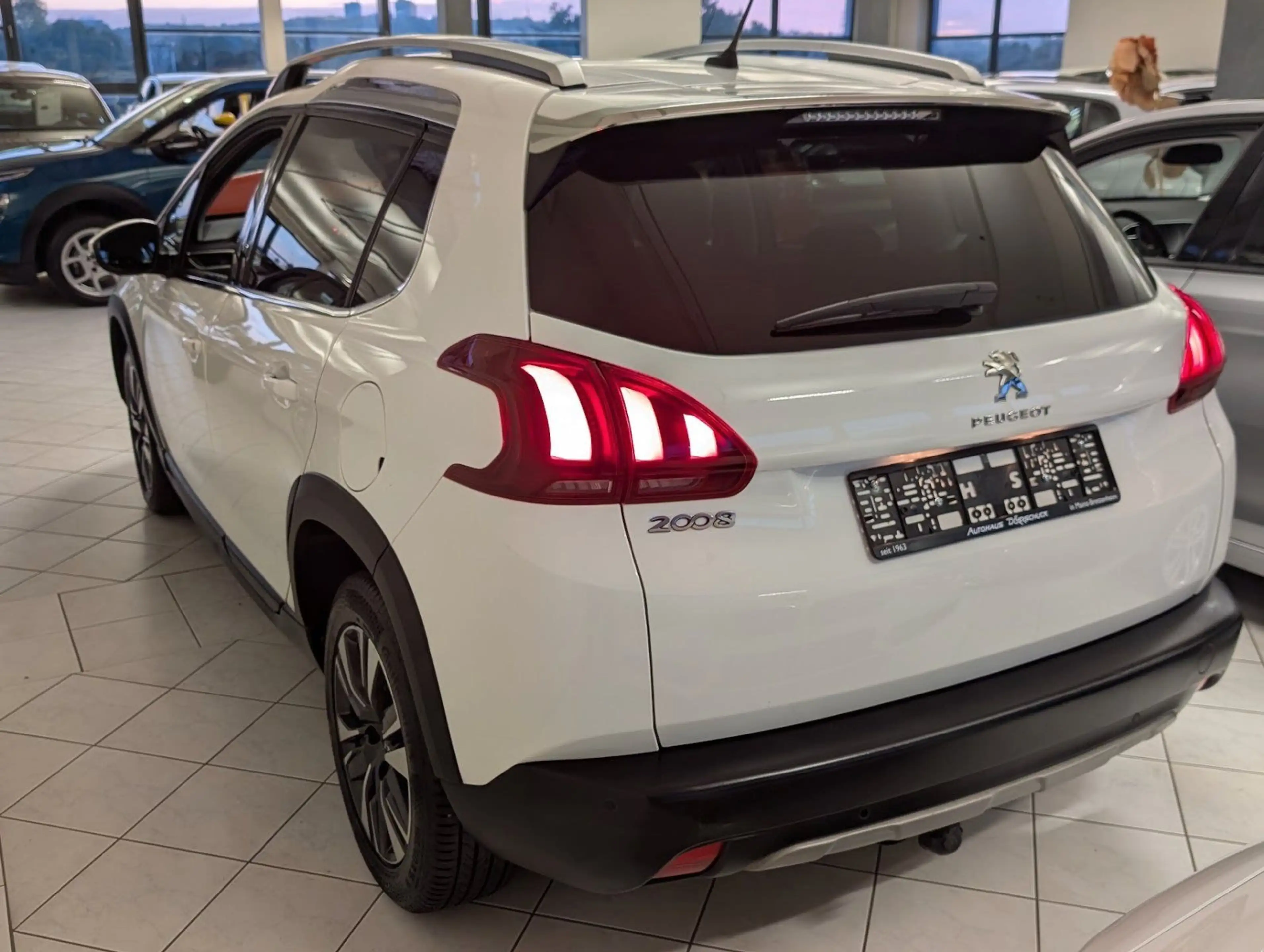 Peugeot 2008 2008 Allure Automatik. NAVI. Klimaauto. PDC — photo 8