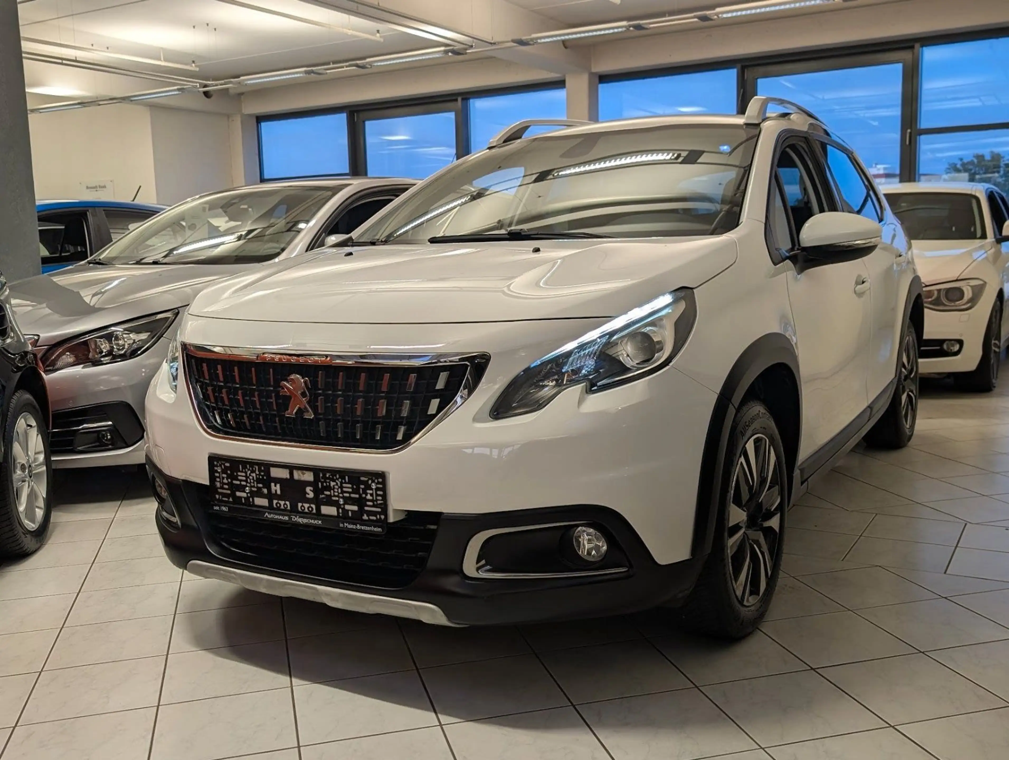 Peugeot 2008 2008 Allure Automatik. NAVI. Klimaauto. PDC — photo 3