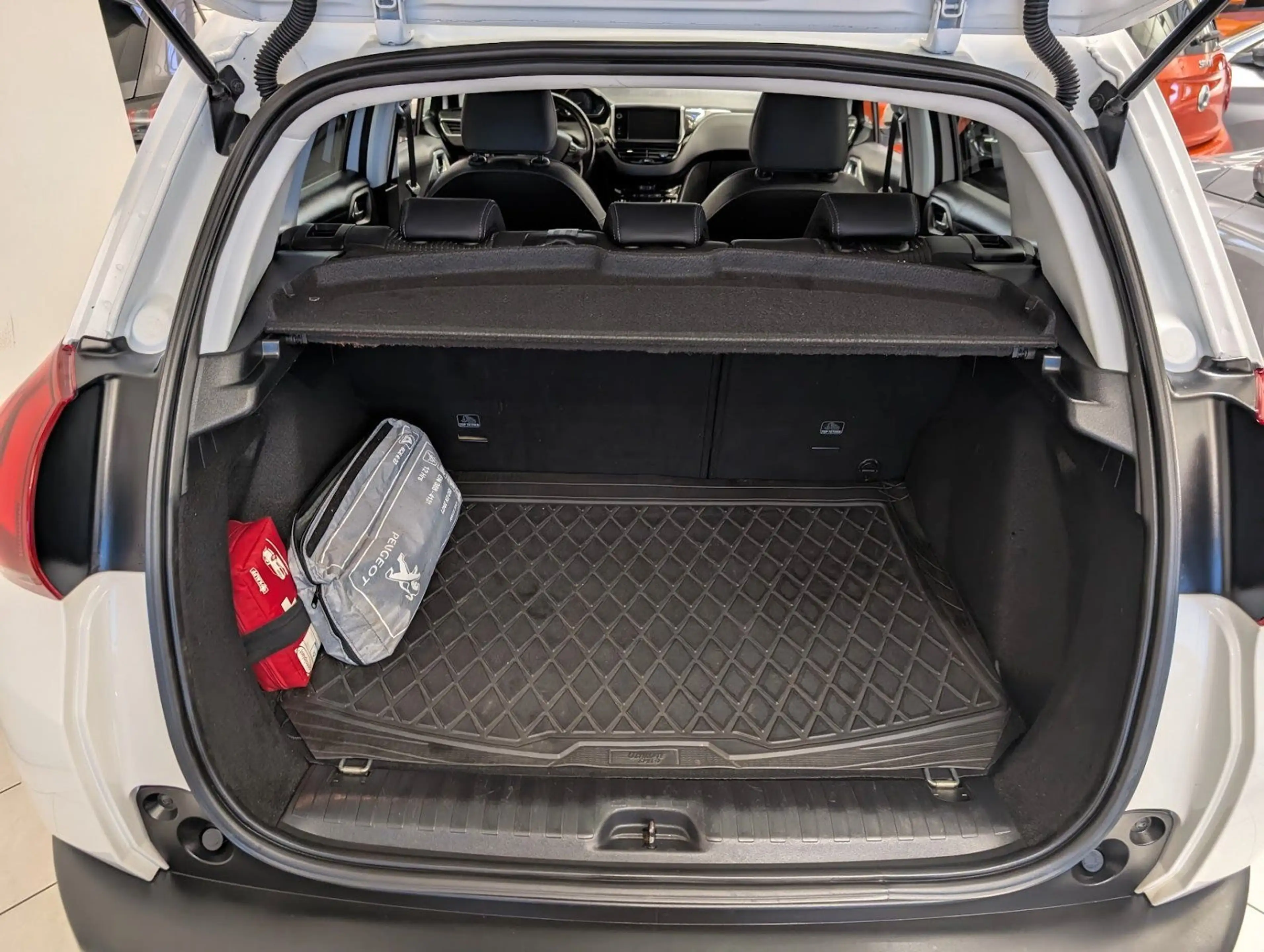 Peugeot 2008 2008 Allure Automatik. NAVI. Klimaauto. PDC — photo 11