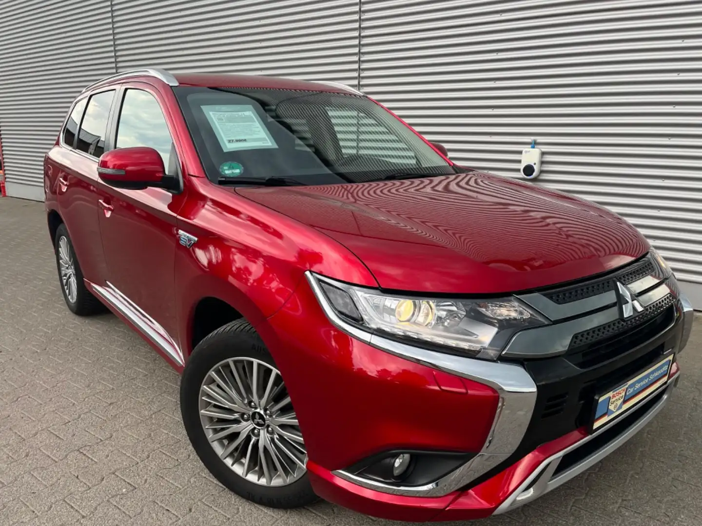 Mitsubishi Outlander 2.4 MIVEC PLUG-IN HYBRID 4WD  Spirit Rot - 1
