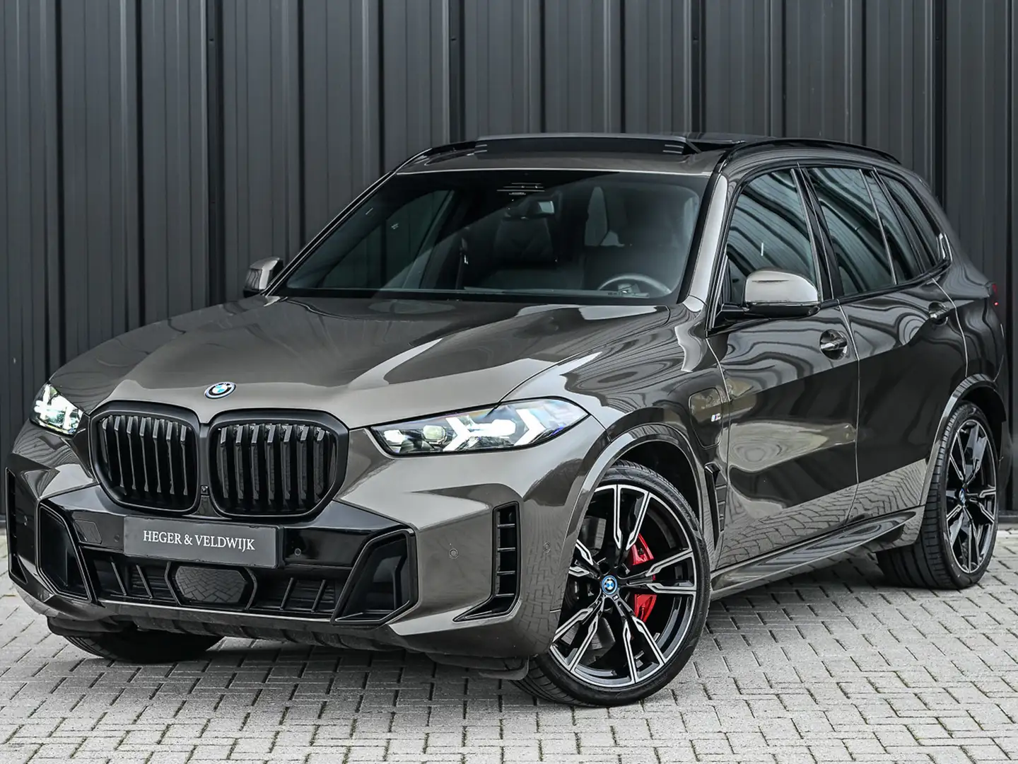 BMW X5 xDRIVE 50e | M-SPORT PRO | SKY LOUNGE | ICONIC GLO Grigio - 2
