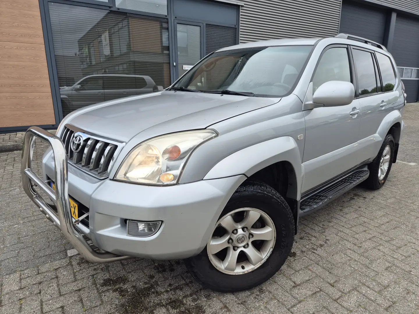 Toyota Land Cruiser 3.0 D-4D Executive Blind Van grijs kenteken MARGE Plateado - 1