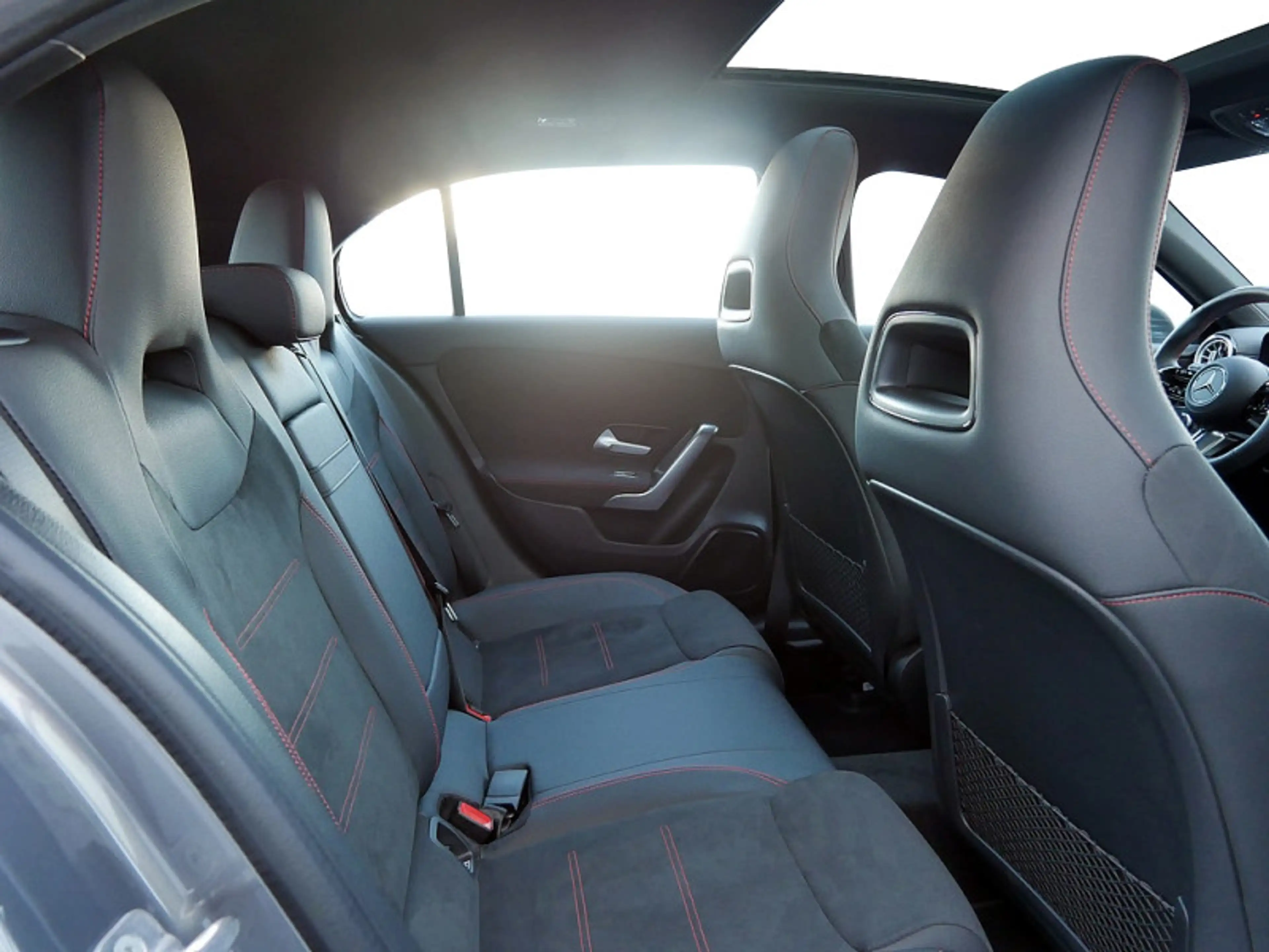 Mercedes-Benz A 220 d , AMG MULTI AHK DISTR KAMERA PANO SPUR — photo 6