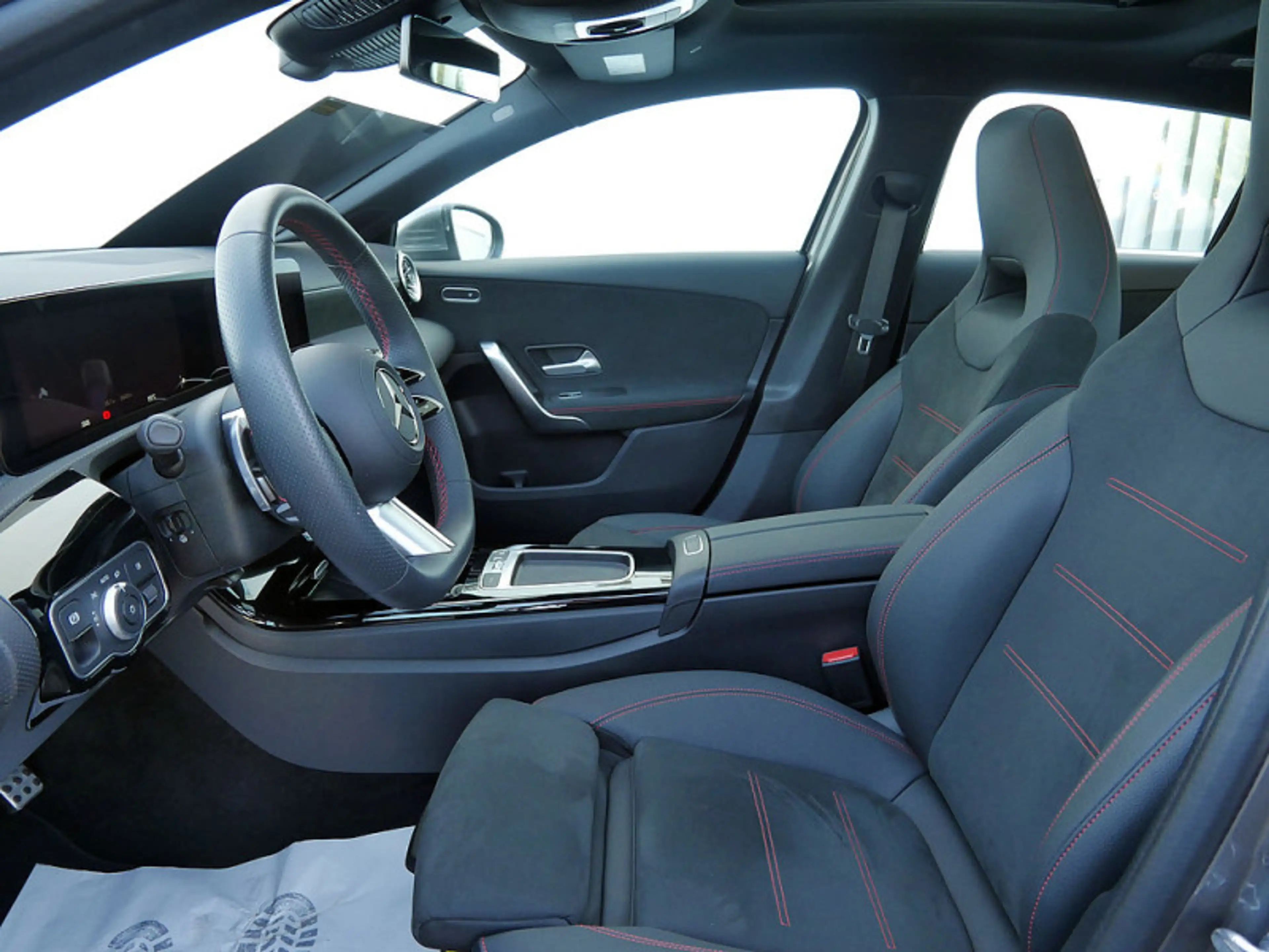 Mercedes-Benz A 220 d , AMG MULTI AHK DISTR KAMERA PANO SPUR — photo 15
