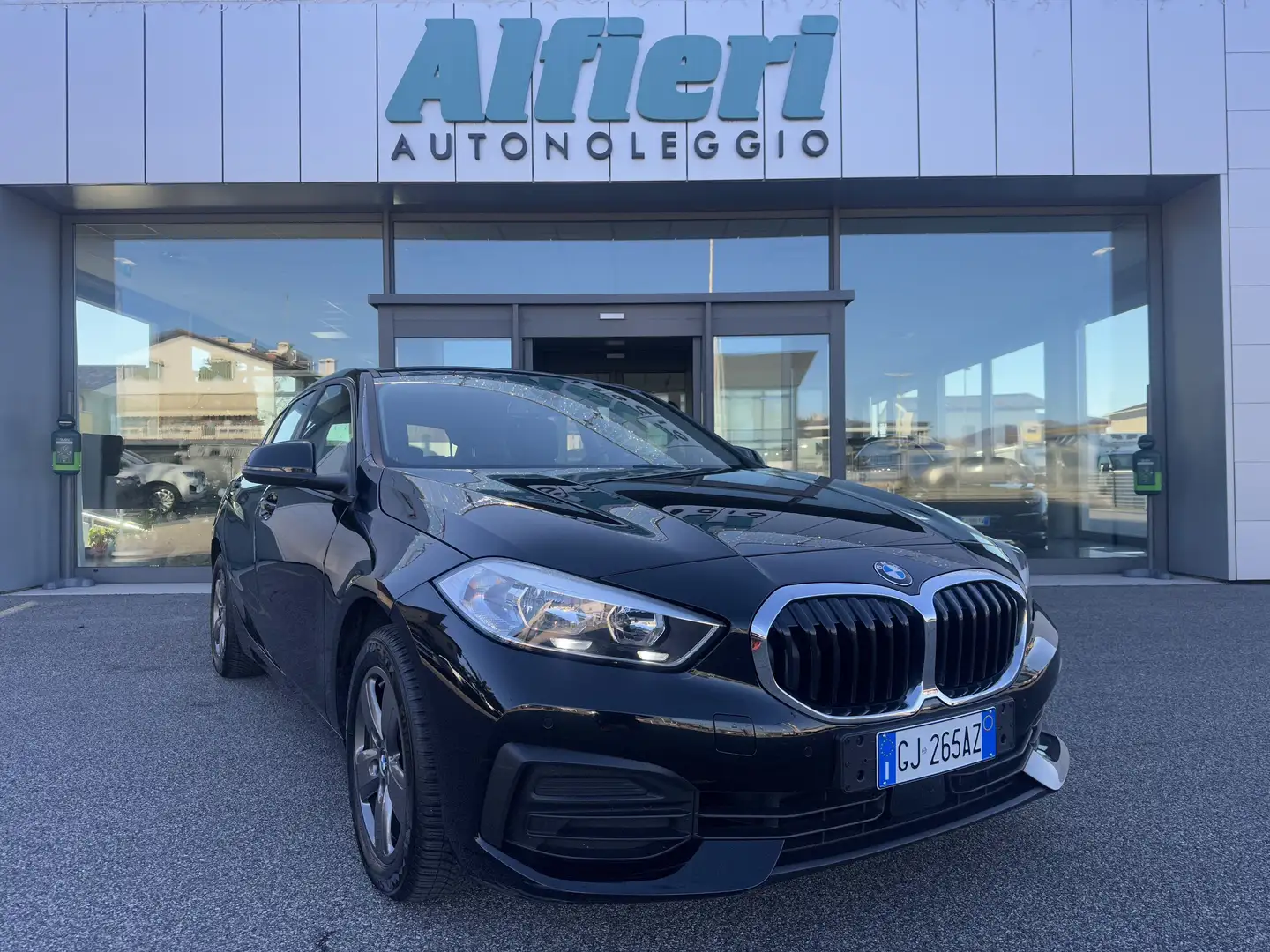 BMW 118 118d 5P Sport auto my18 150cv E6D '17 PDC Navi IVA Noir - 1