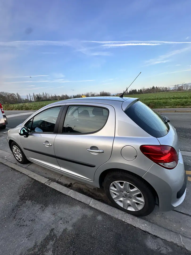 Peugeot 207 1.4 HDi 70ch Urban - 2