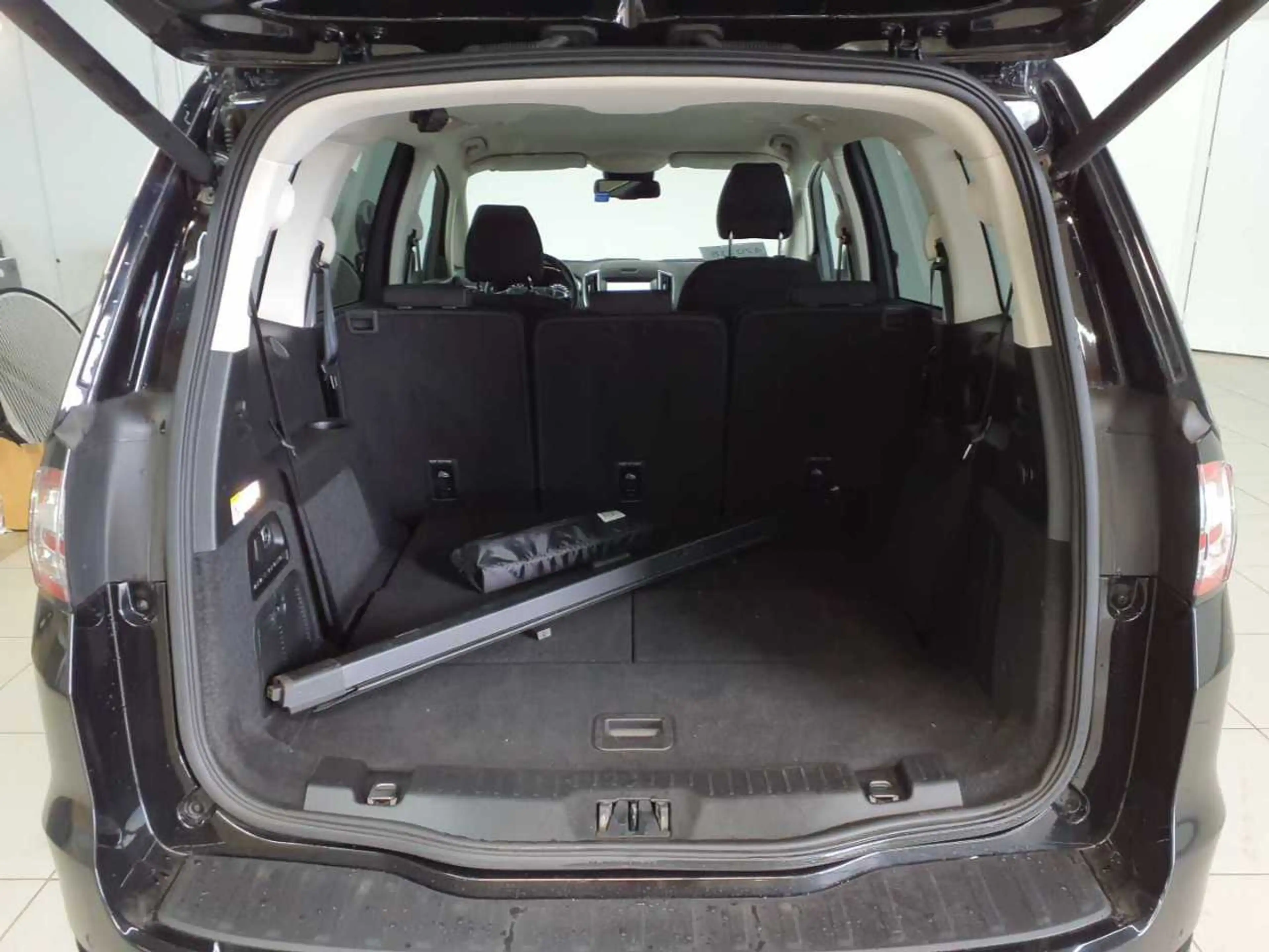 Ford Galaxy Galaxy 2.0 EB Aut. TITANIUM 7 Si. AHK — photo 14