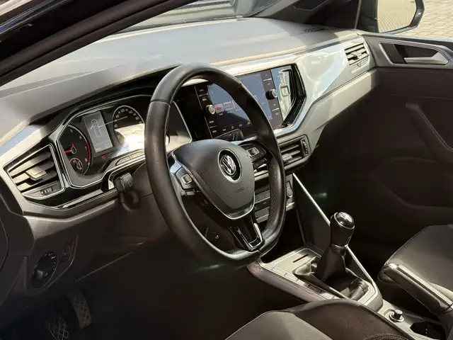 Volkswagen Polo view 2