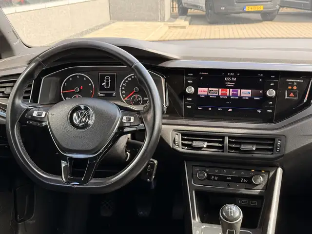 Volkswagen Polo view 14