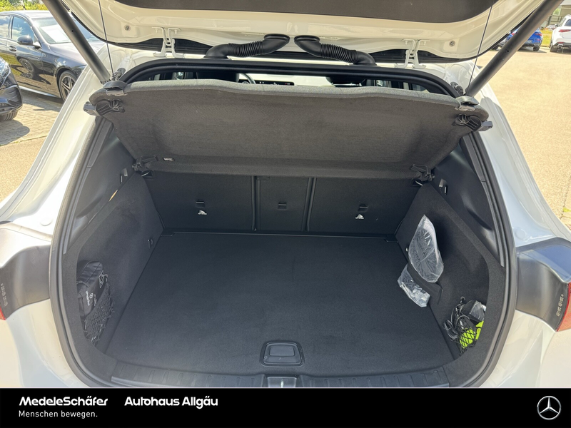 Mercedes-Benz GLA 200 GLA 200 Progressive Night AHK Pano MultiLED Dist — photo 11