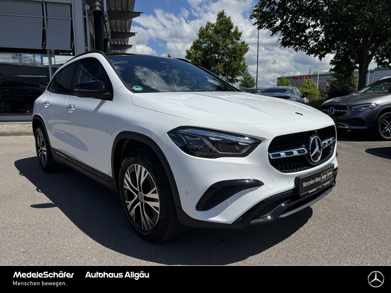 Mercedes-Benz GLA 200 GLA 200 Progressive Night AHK Pano MultiLED Dist — photo 2