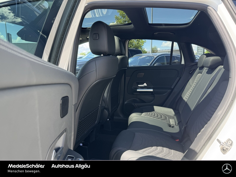 Mercedes-Benz GLA 200 GLA 200 Progressive Night AHK Pano MultiLED Dist — photo 8