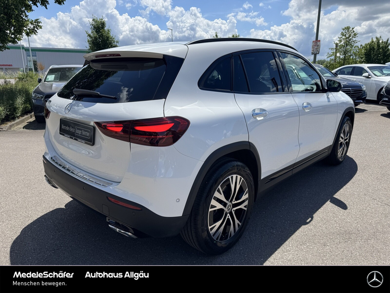 Mercedes-Benz GLA 200 GLA 200 Progressive Night AHK Pano MultiLED Dist — photo 5