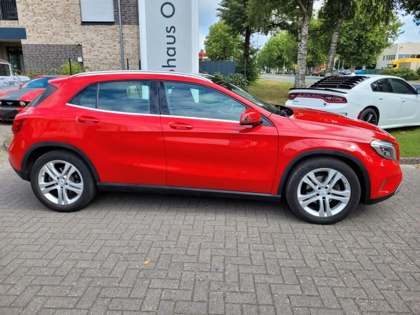 Mercedes-Benz GLA 200 GLA -Klasse Rot - 1