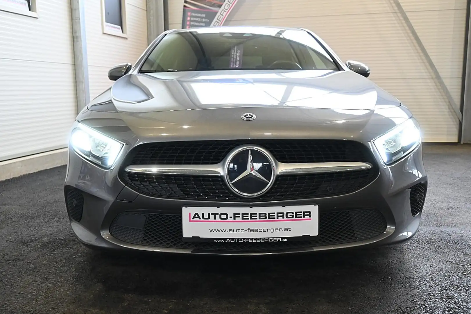 Mercedes-Benz A 180 d Aut. Navi,LED,Leder-Sportsitze,Sitzheung,Park... Gris - 2