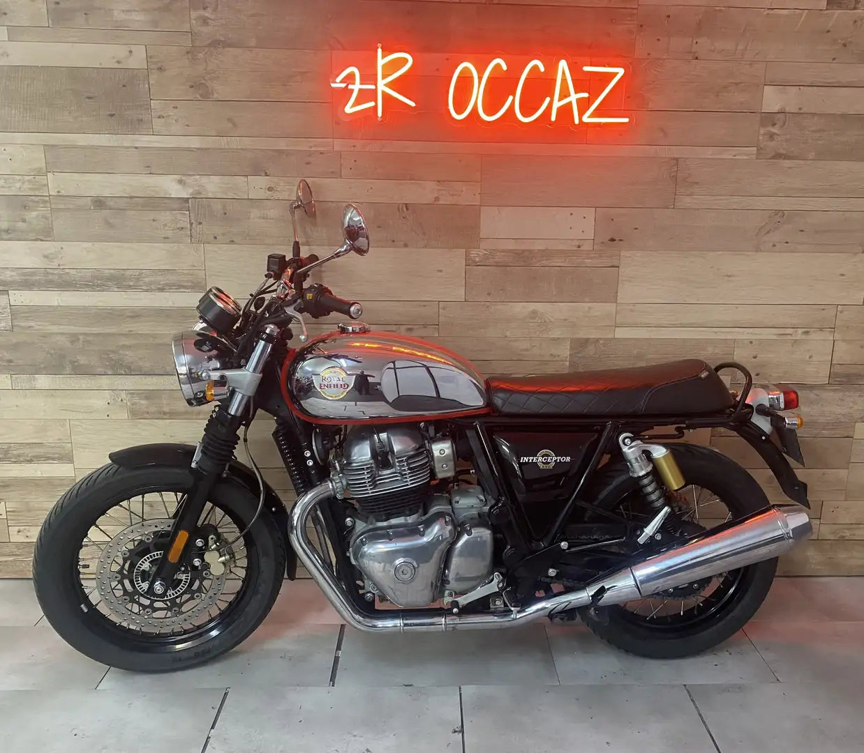 Royal Enfield Interceptor Argent - 2